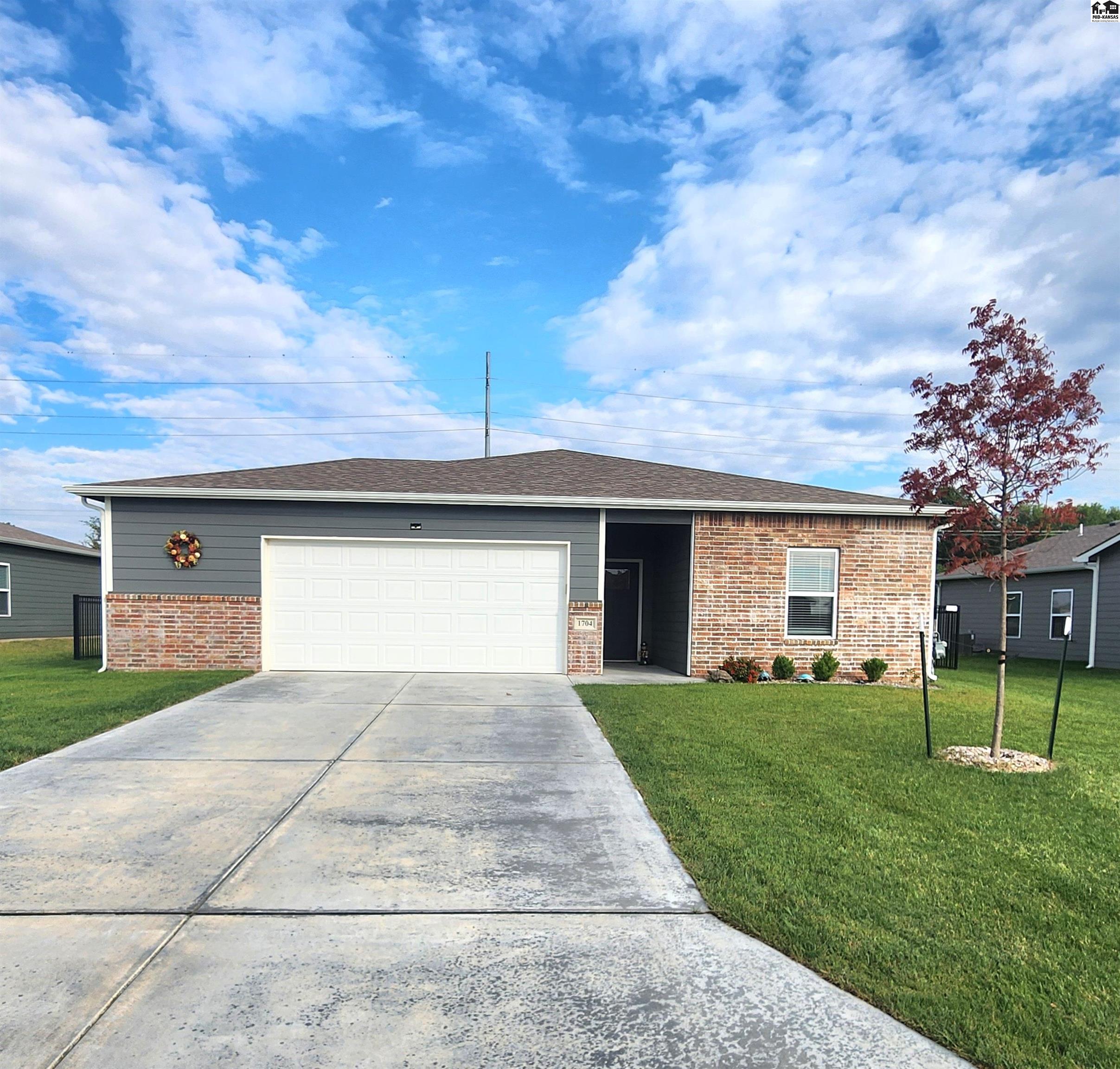 1704 Casey Newton KS 67114