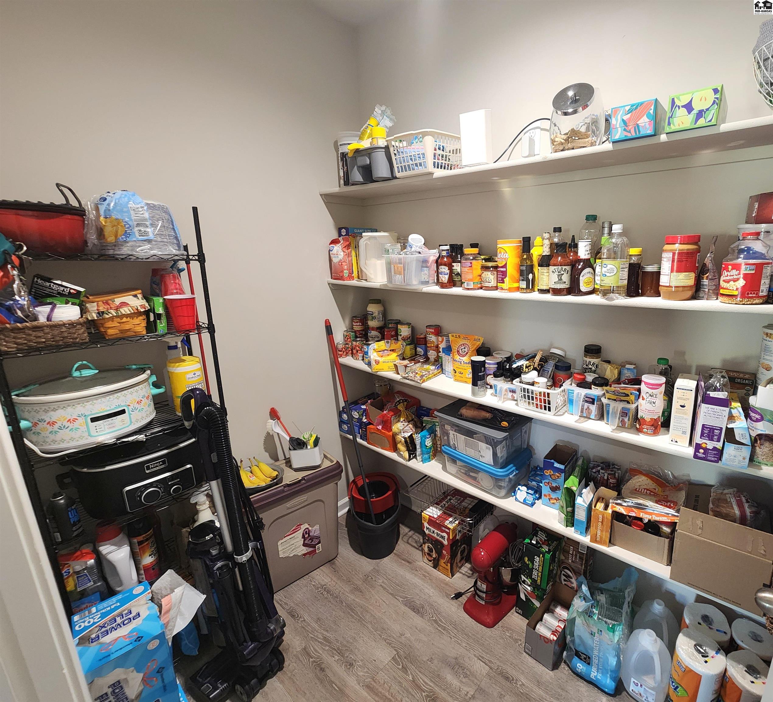 1704 Casey Newton KS 67114