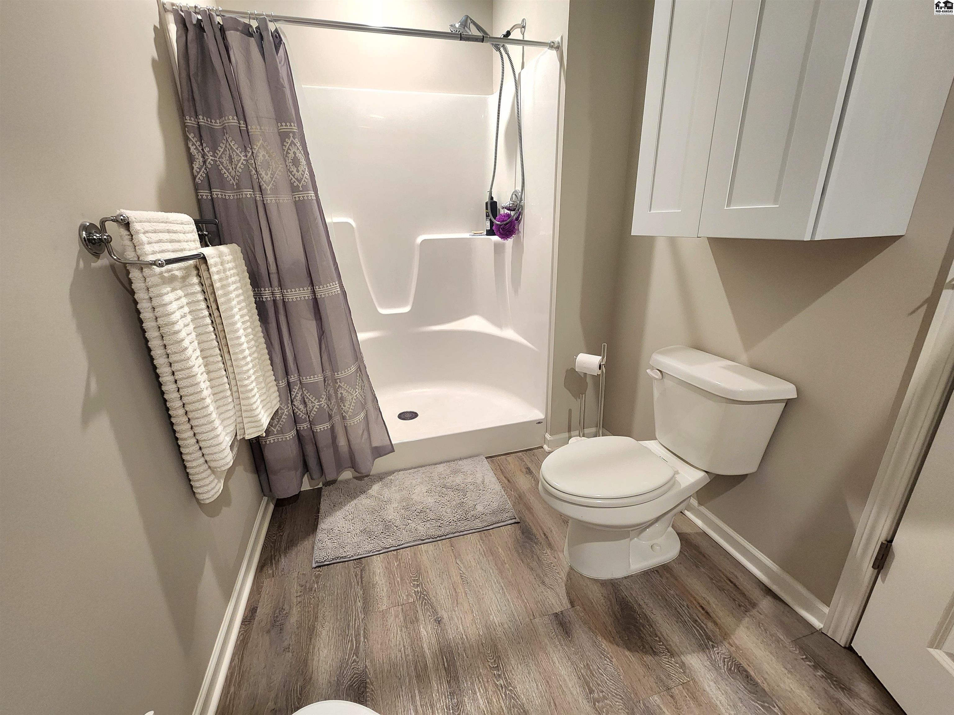 1704 Casey Newton KS 67114