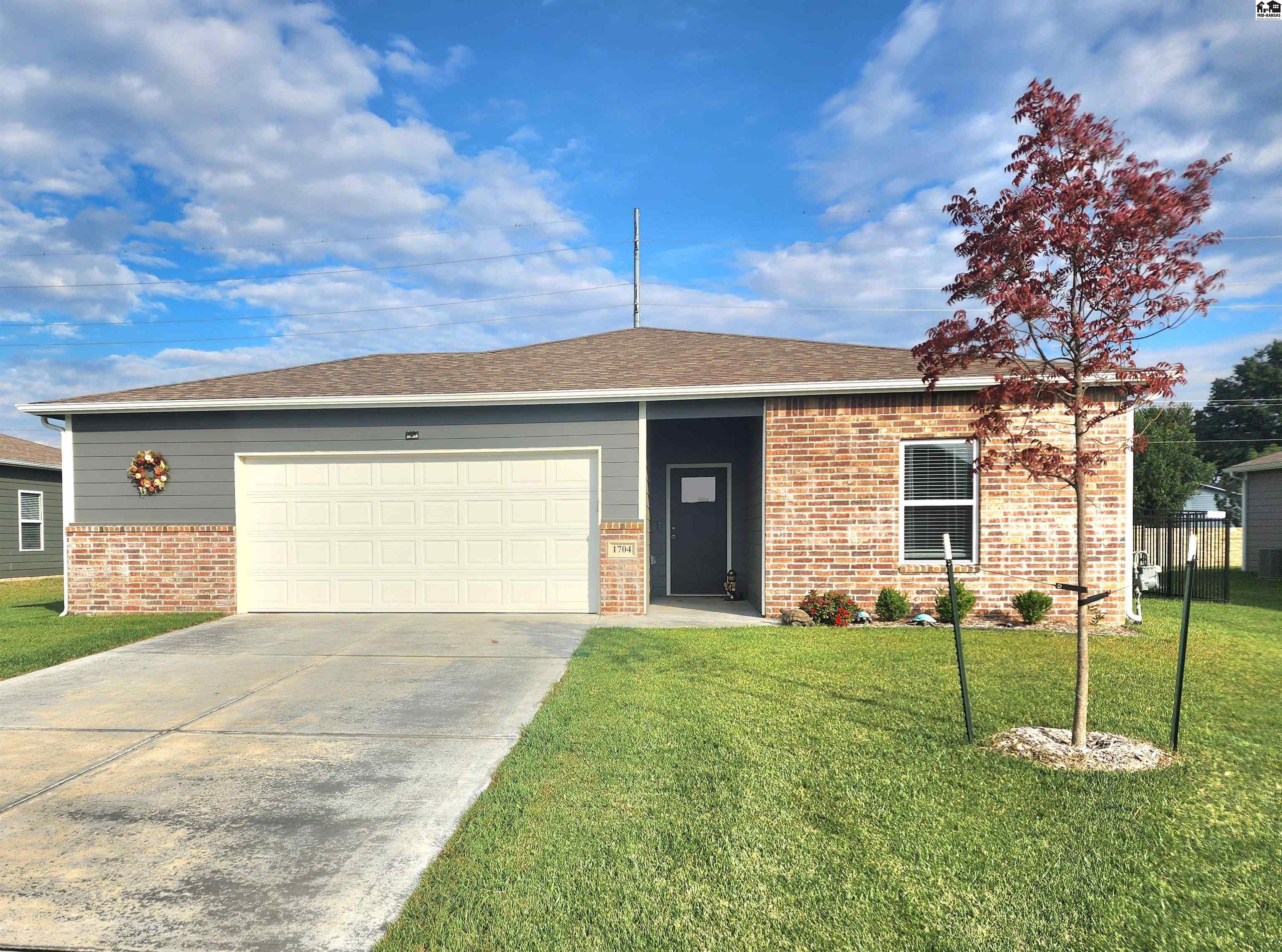 1704 Casey Newton KS 67114