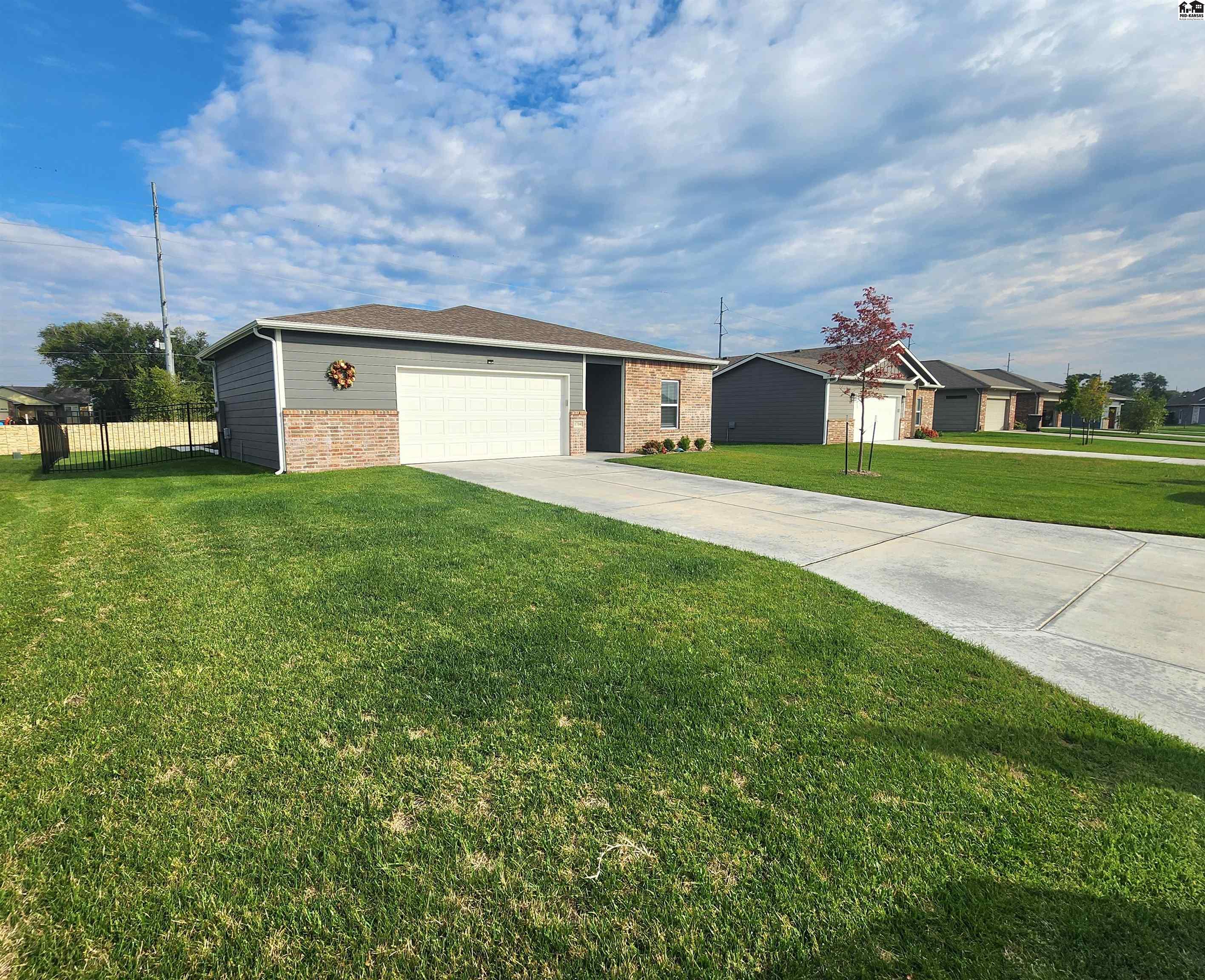 1704 Casey Newton KS 67114