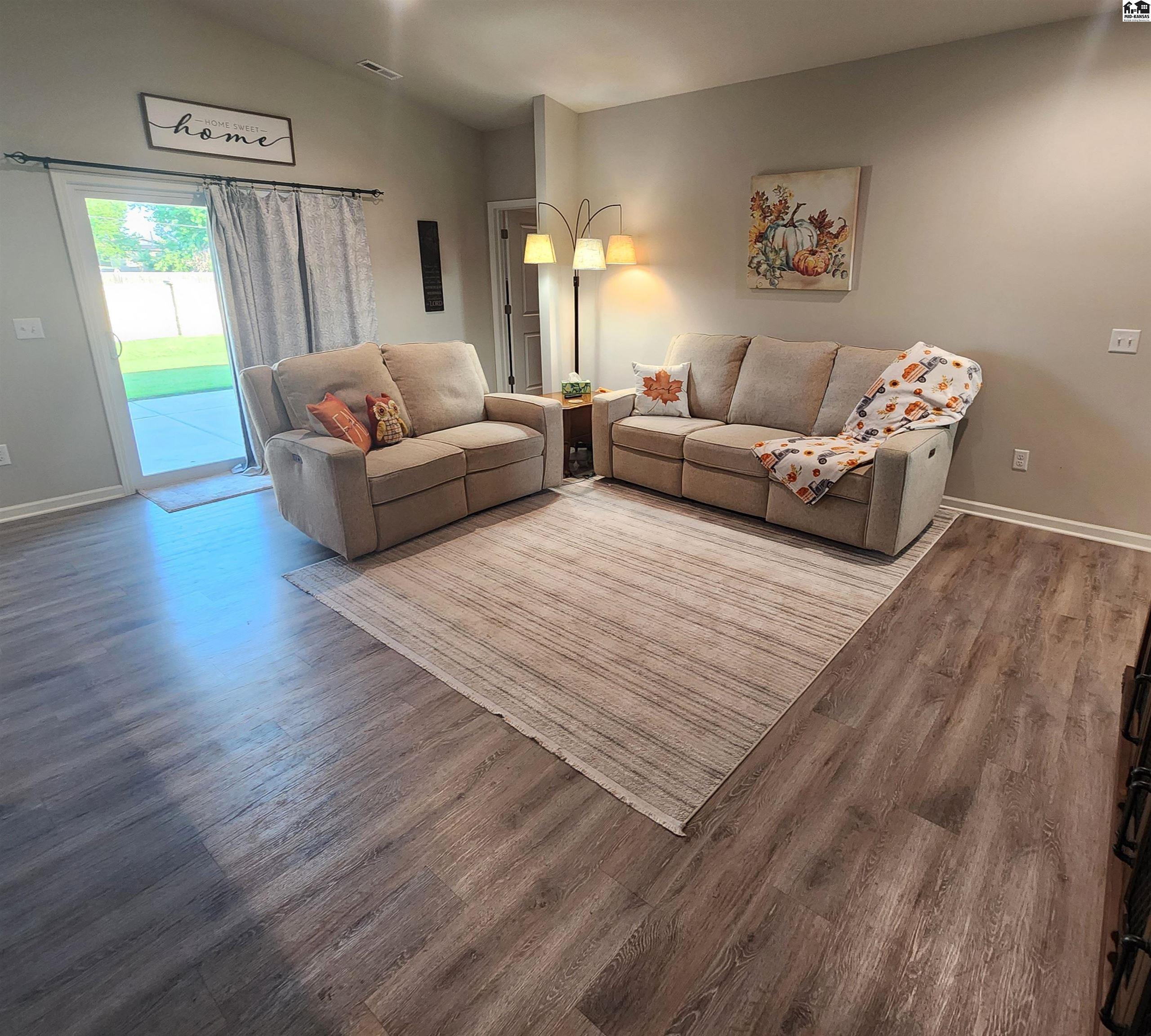 1704 Casey Newton KS 67114