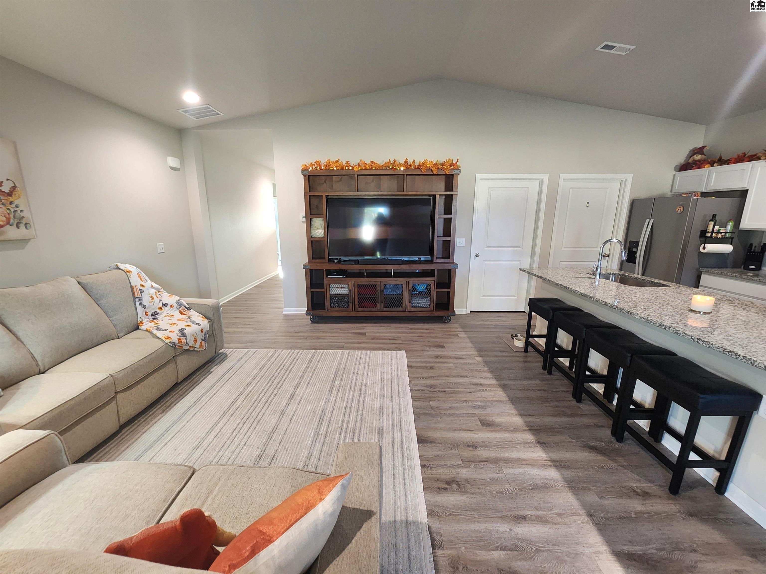 1704 Casey Newton KS 67114