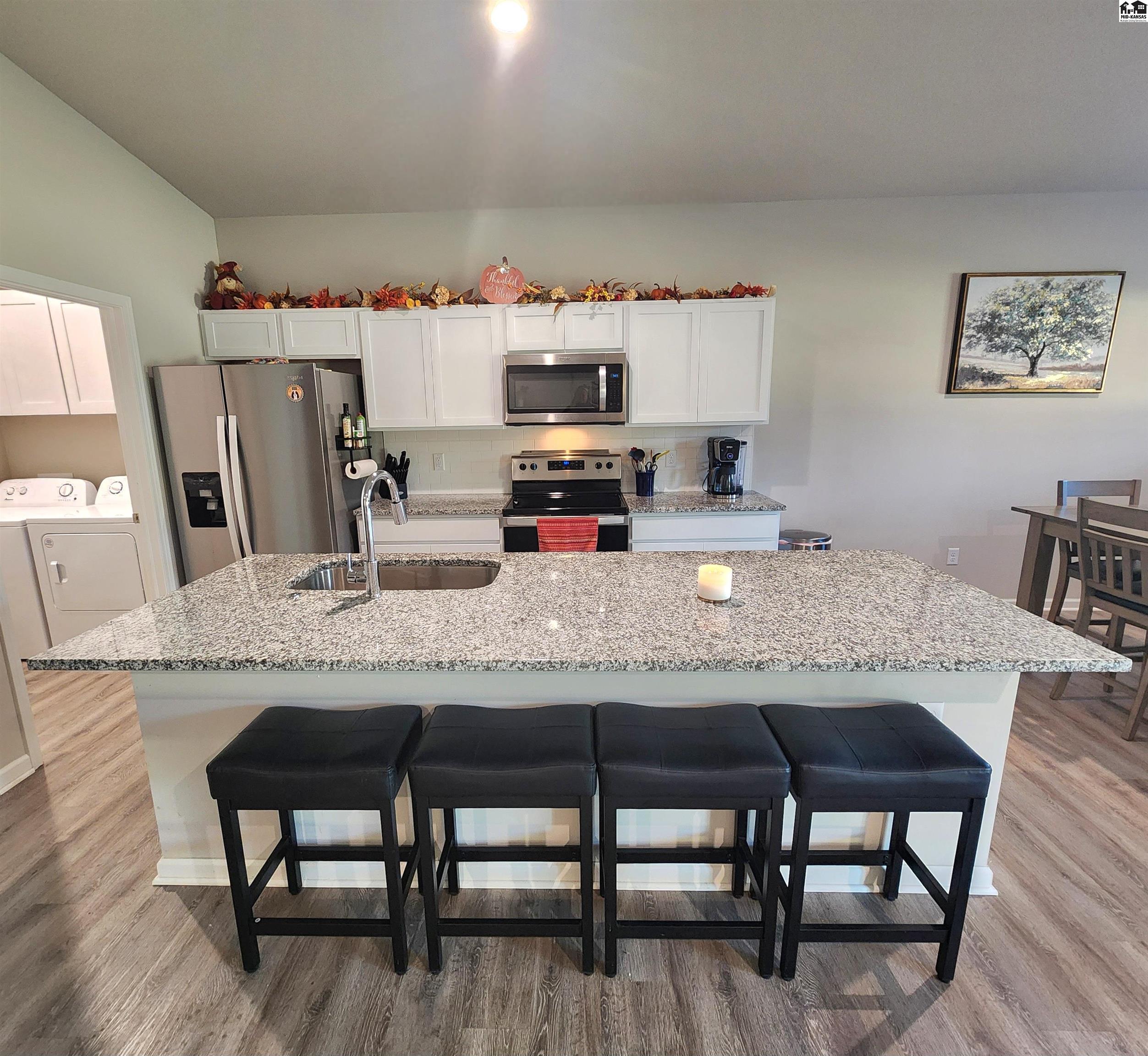 1704 Casey Newton KS 67114