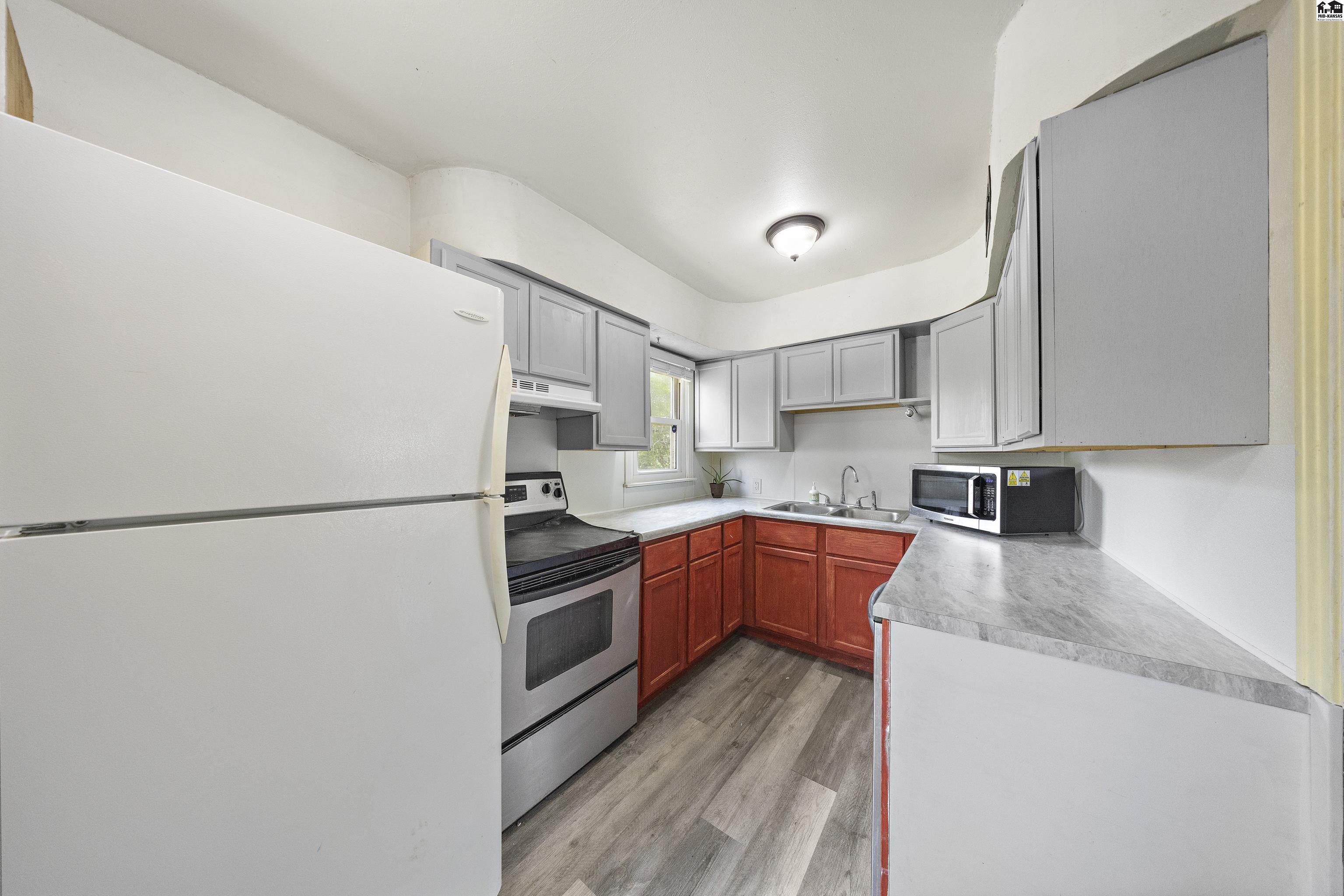 308 W 25th Hutchinson KS 67502