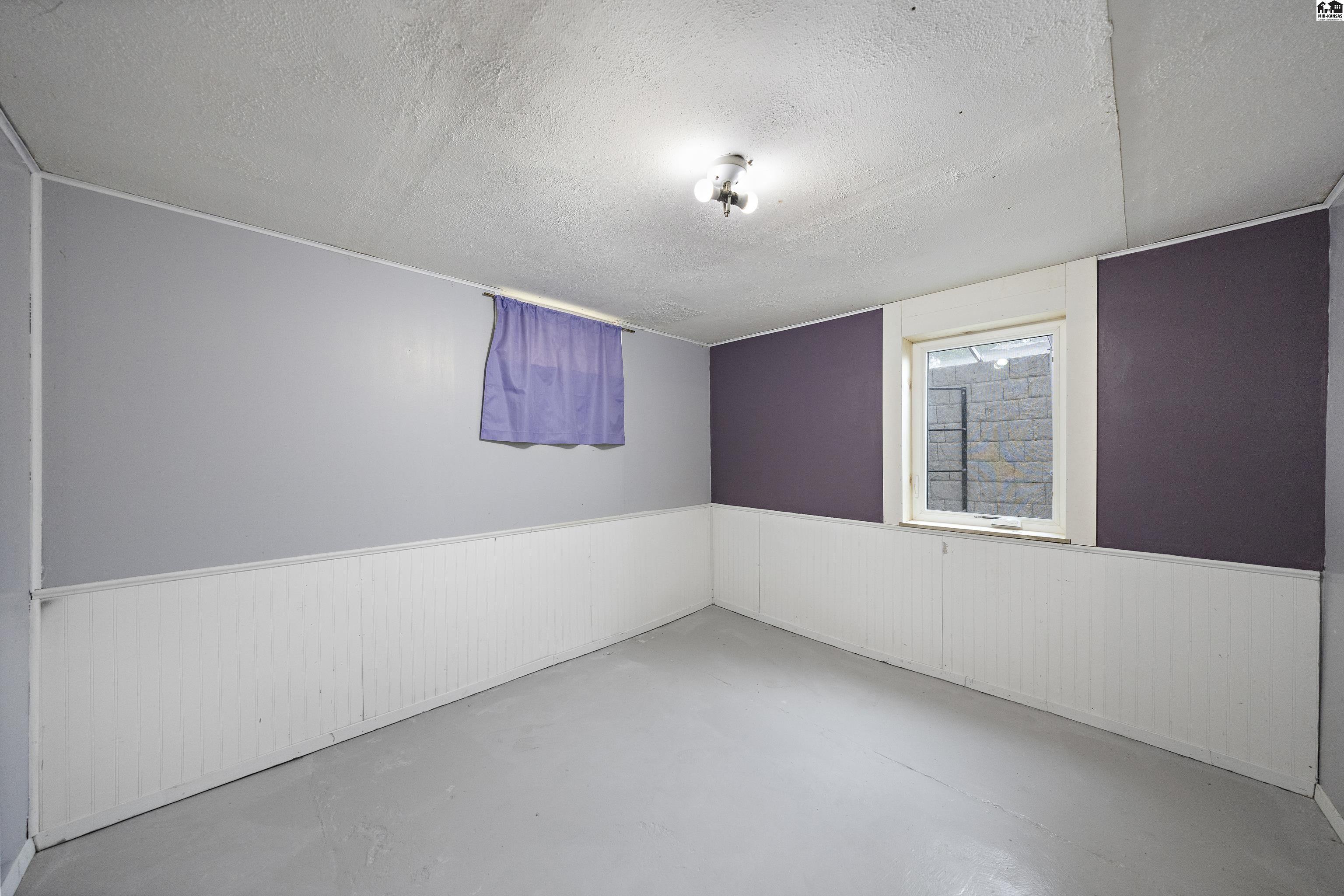 308 W 25th Hutchinson KS 67502