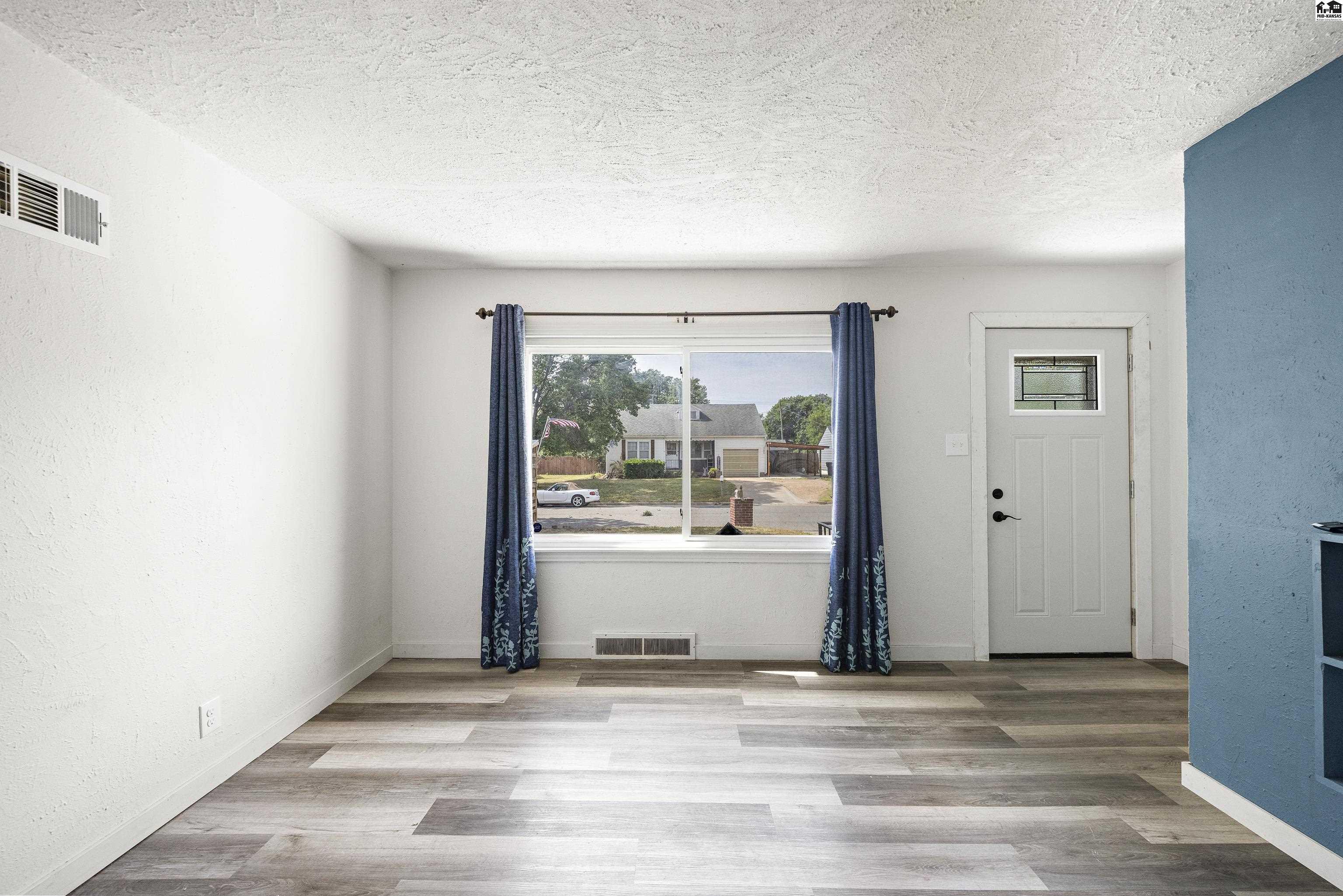 308 W 25th Hutchinson KS 67502