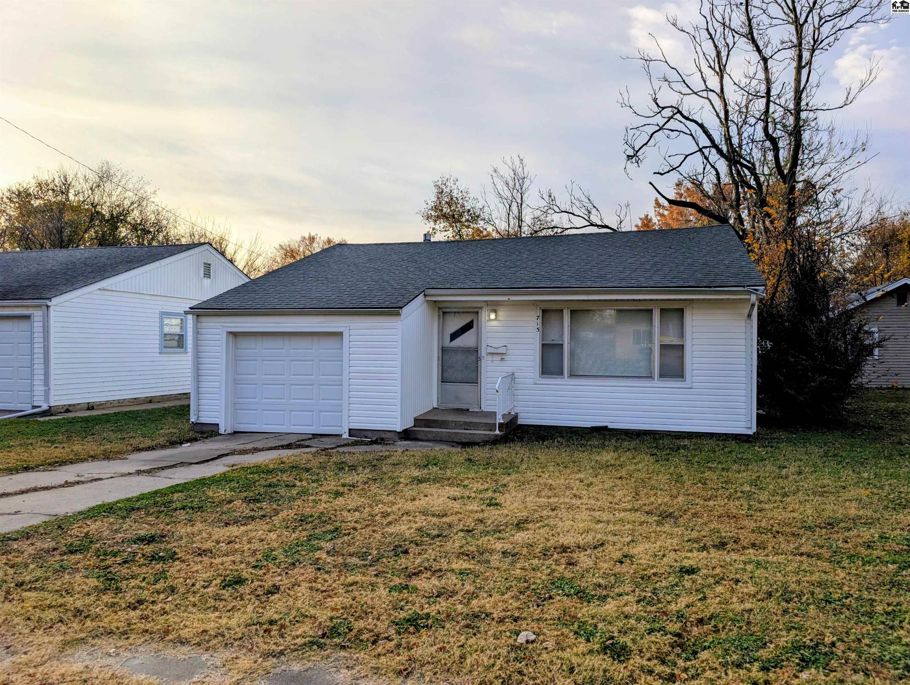 713 E 9th Avenue Hutchinson KS 67501
