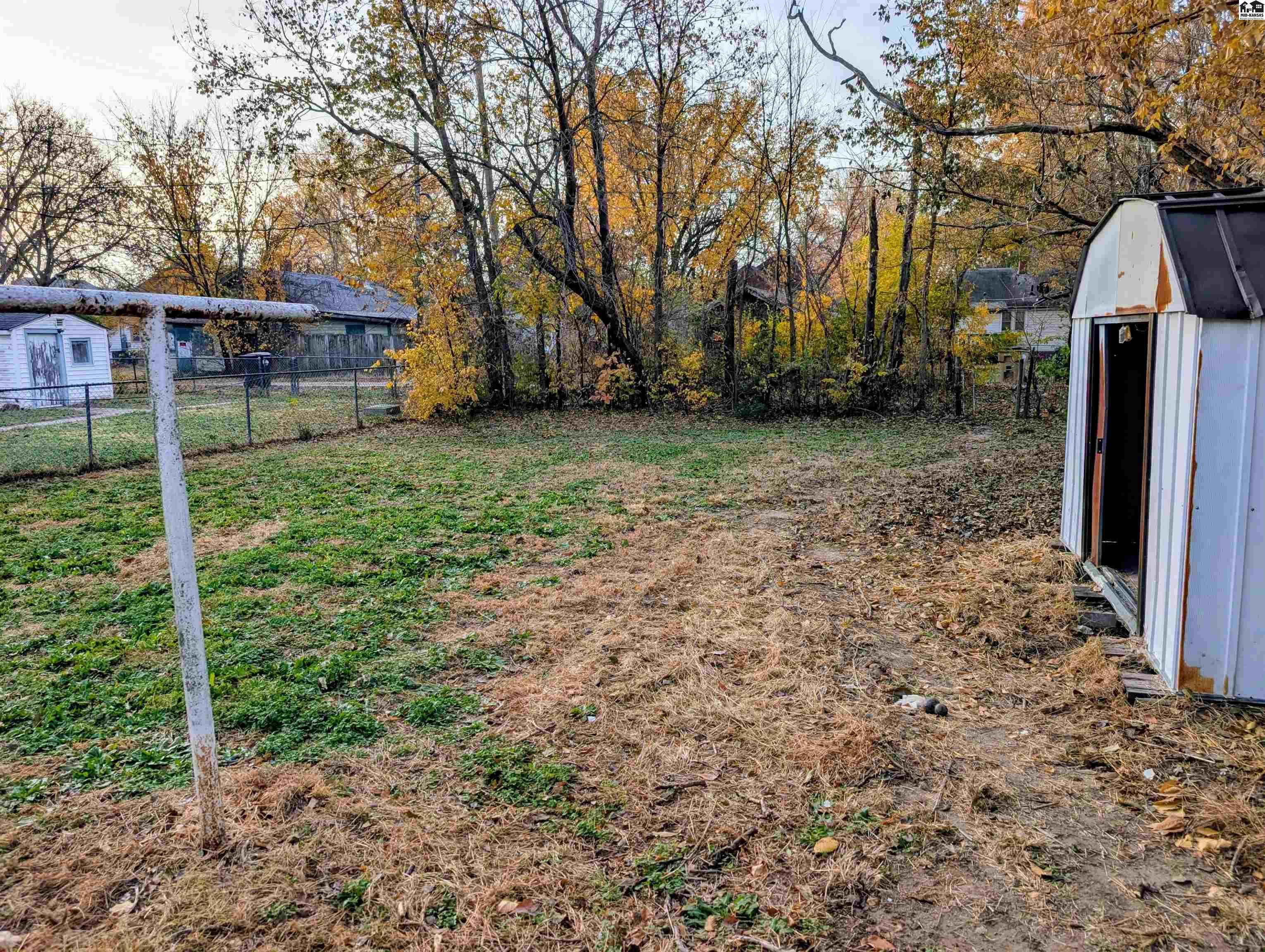 713 E 9th Avenue Hutchinson KS 67501