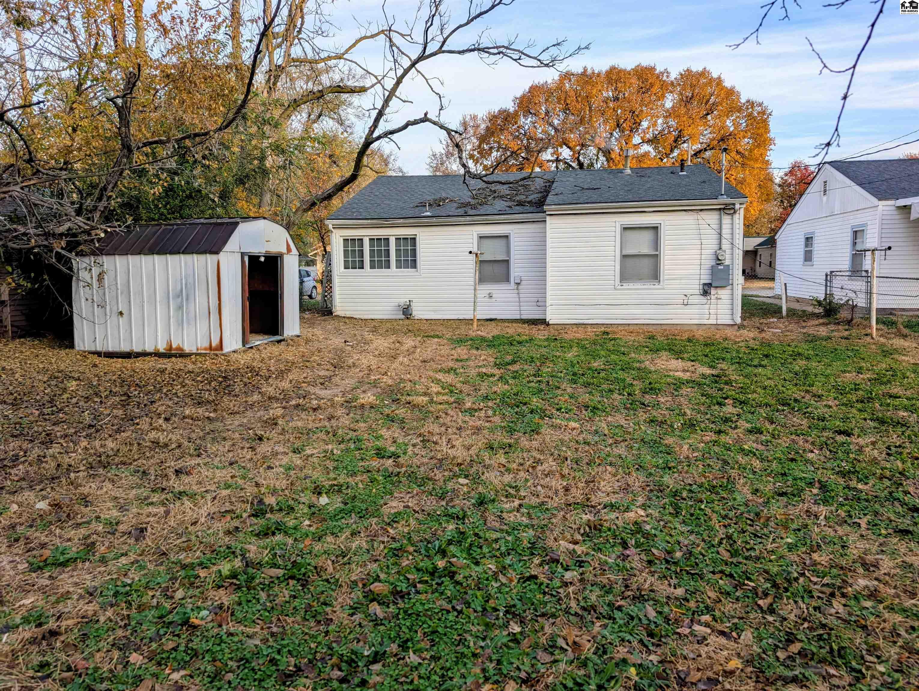 713 E 9th Avenue Hutchinson KS 67501