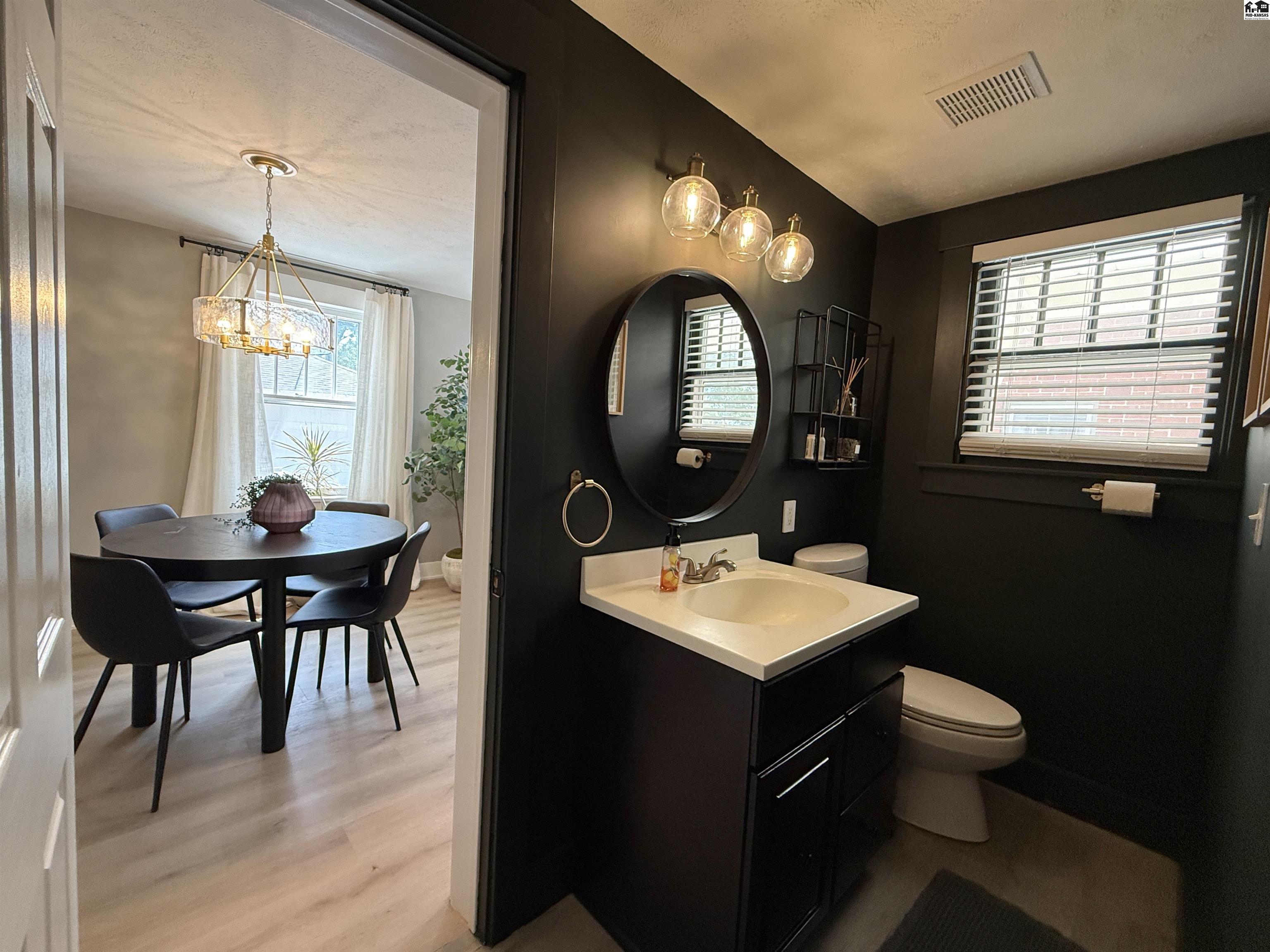 219 W 19th Avenue Hutchinson KS 67502