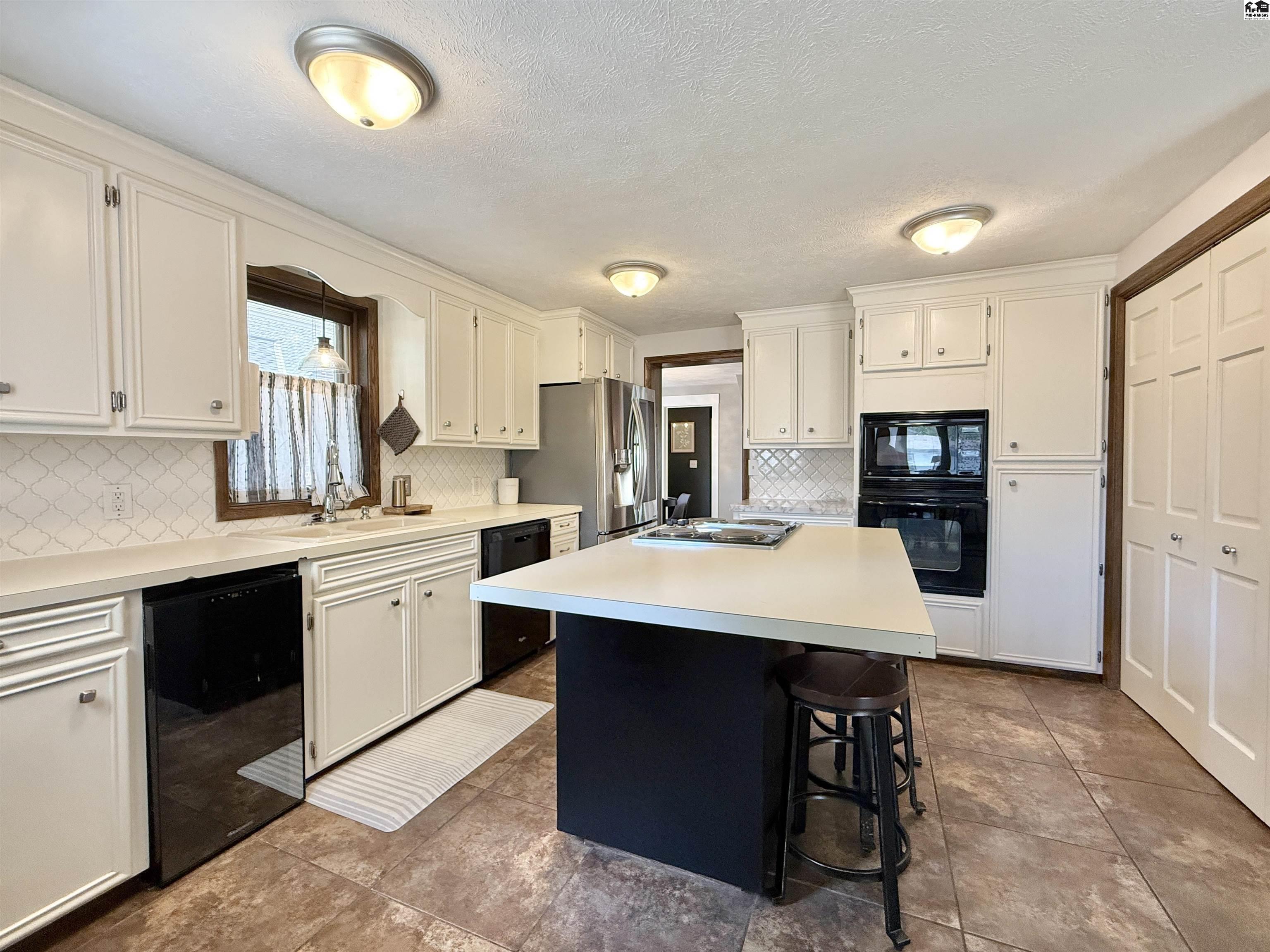 219 W 19th Avenue Hutchinson KS 67502