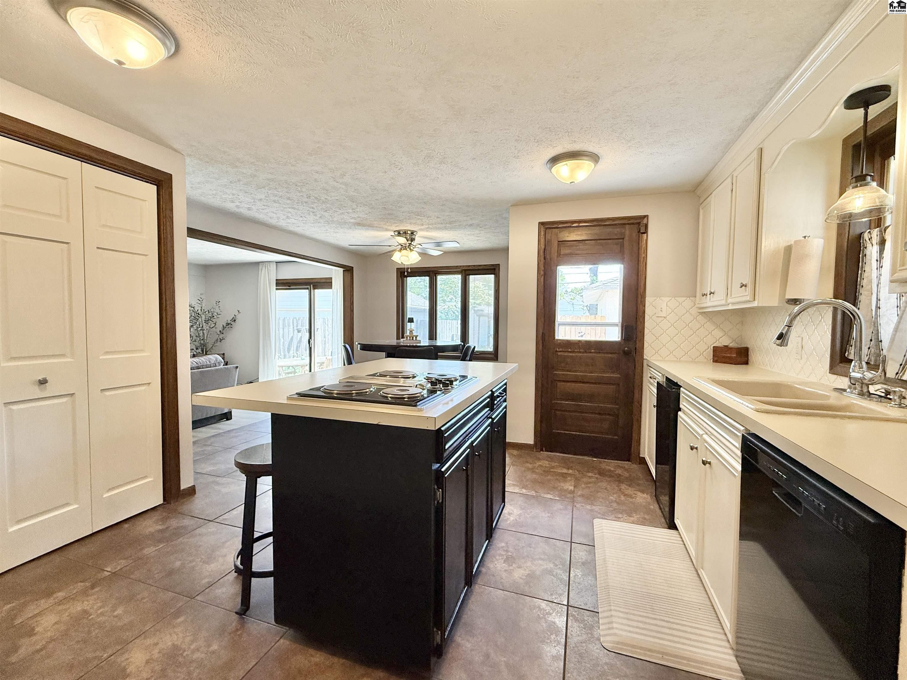 219 W 19th Avenue Hutchinson KS 67502