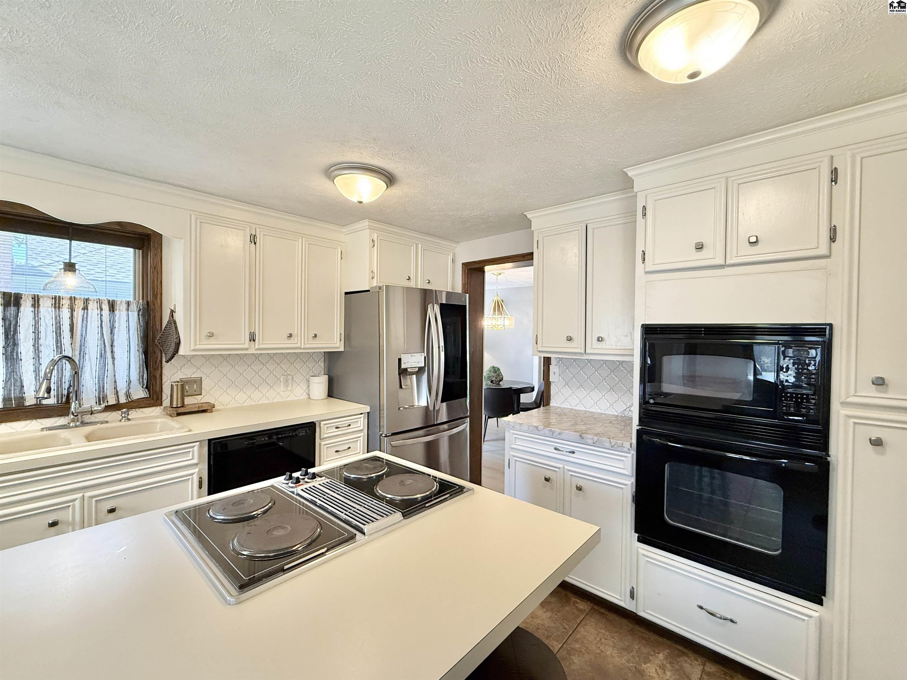 219 W 19th Avenue Hutchinson KS 67502