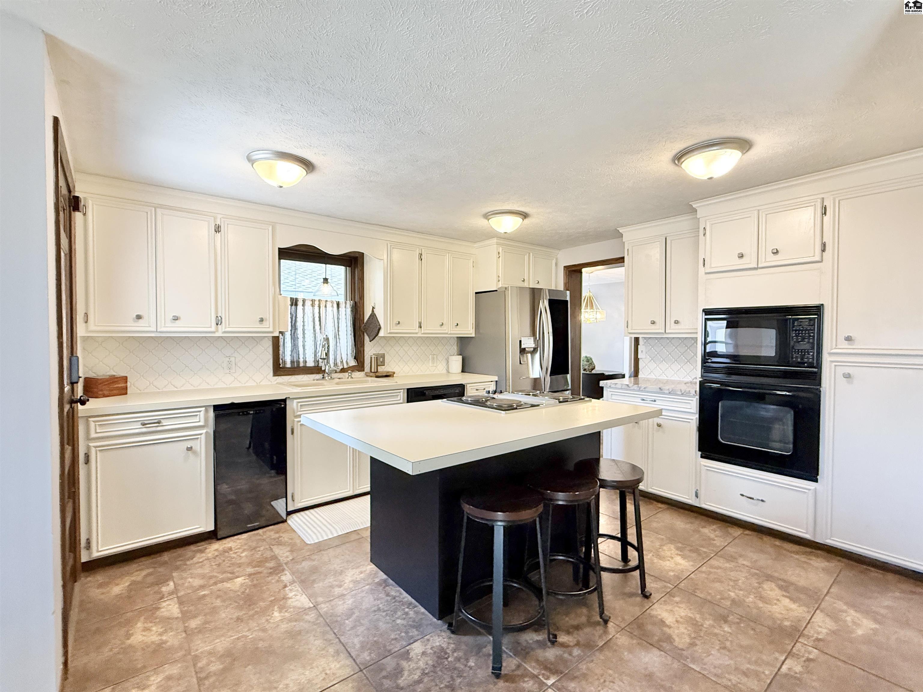 219 W 19th Avenue Hutchinson KS 67502
