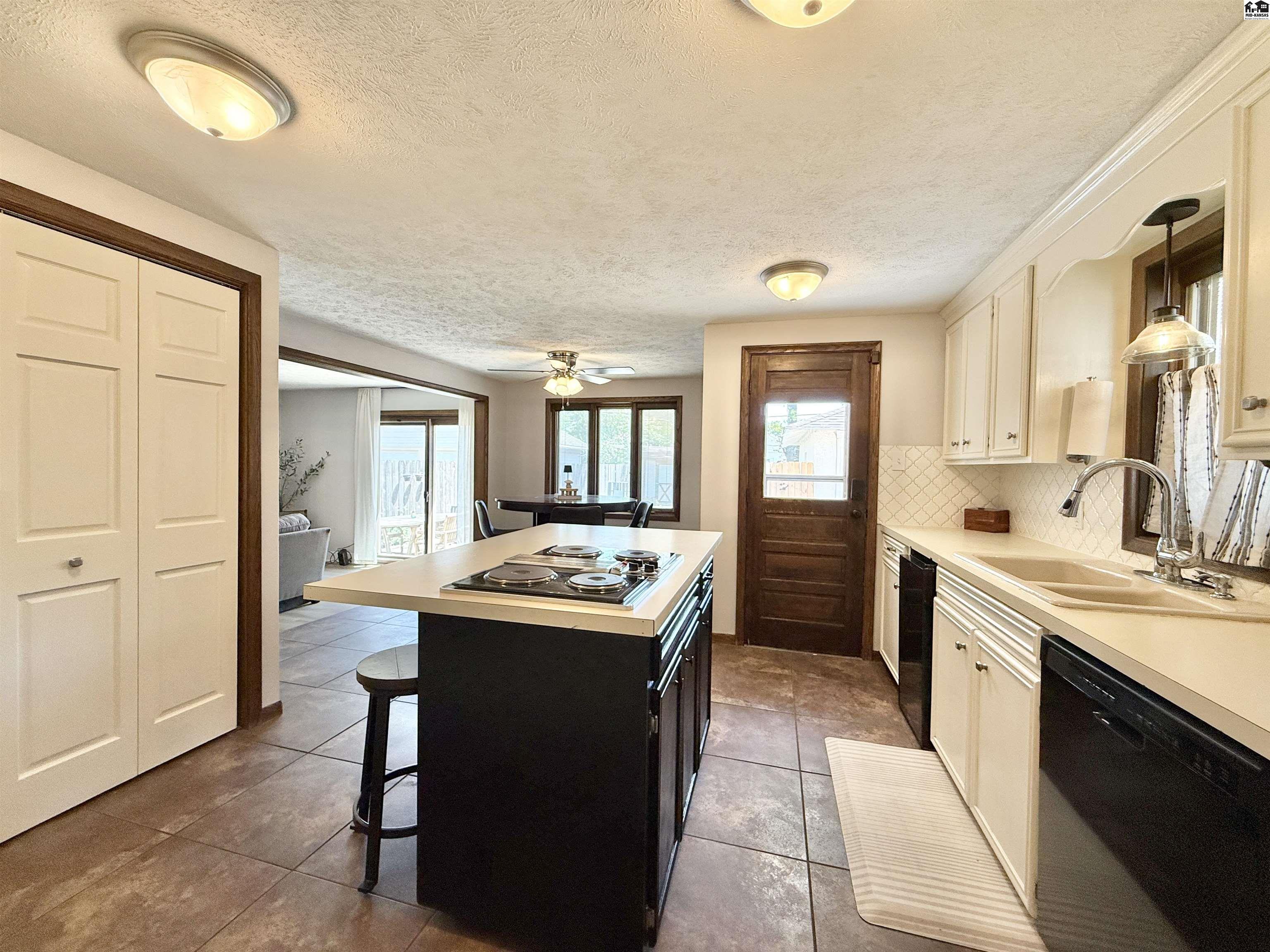 219 W 19th Avenue Hutchinson KS 67502