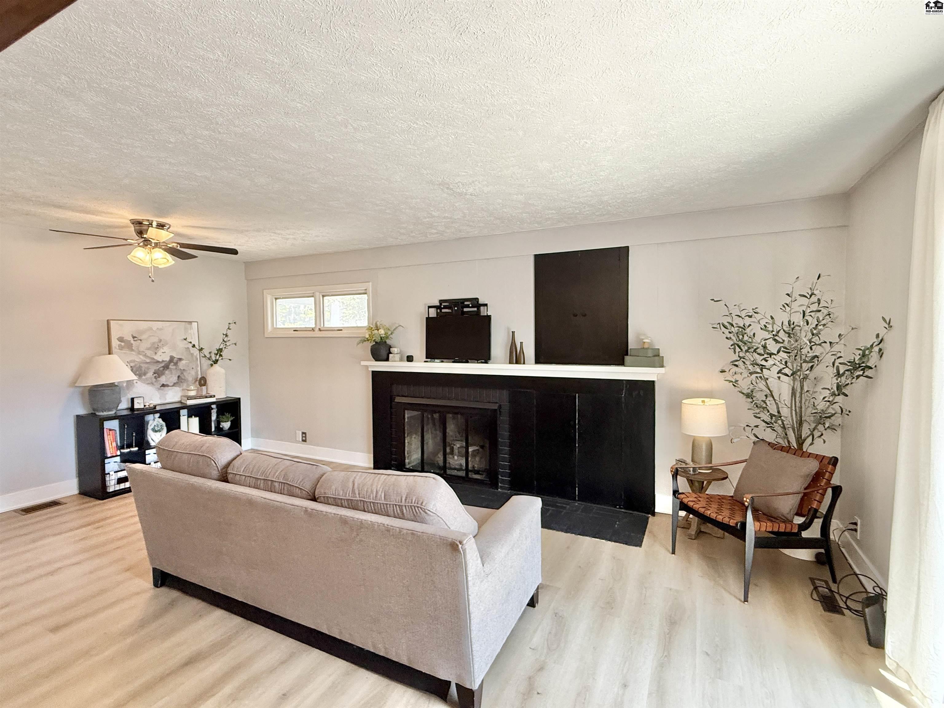 219 W 19th Avenue Hutchinson KS 67502