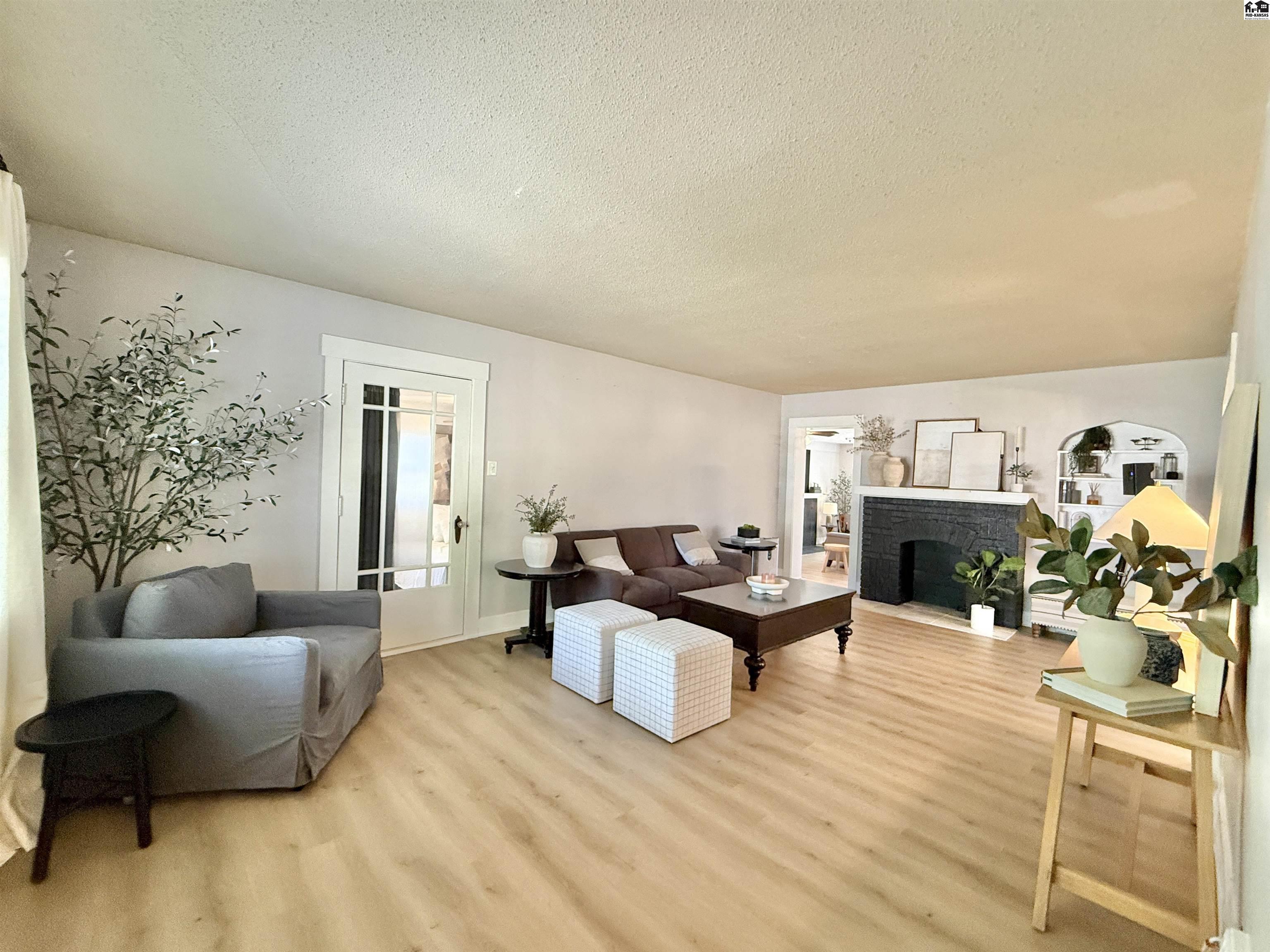 219 W 19th Avenue Hutchinson KS 67502