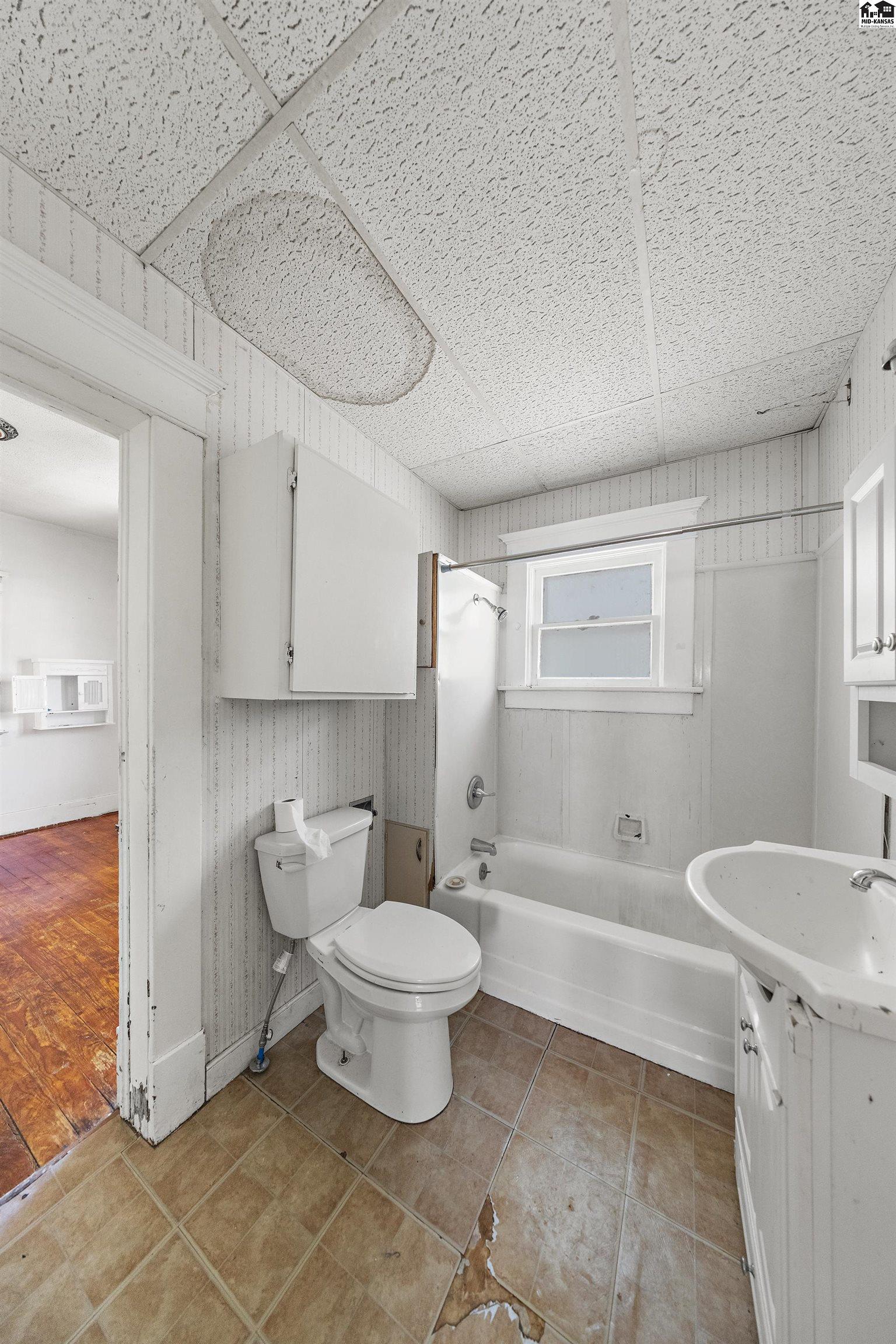 825 E Sherman Street Hutchinson KS 67501