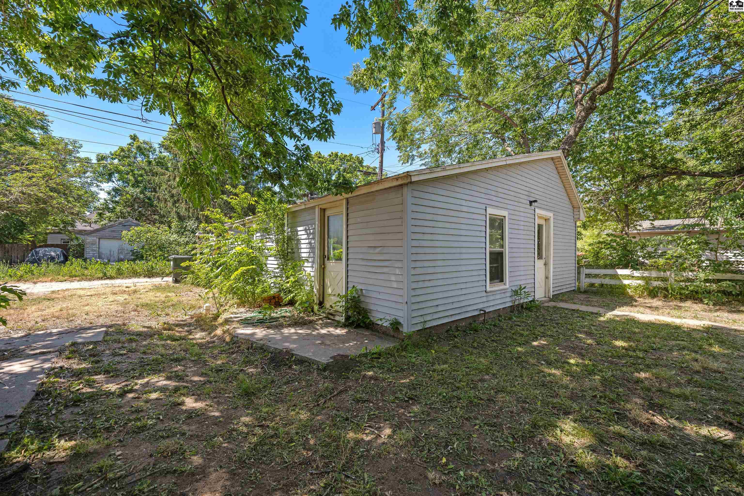 825 E Sherman Street Hutchinson KS 67501