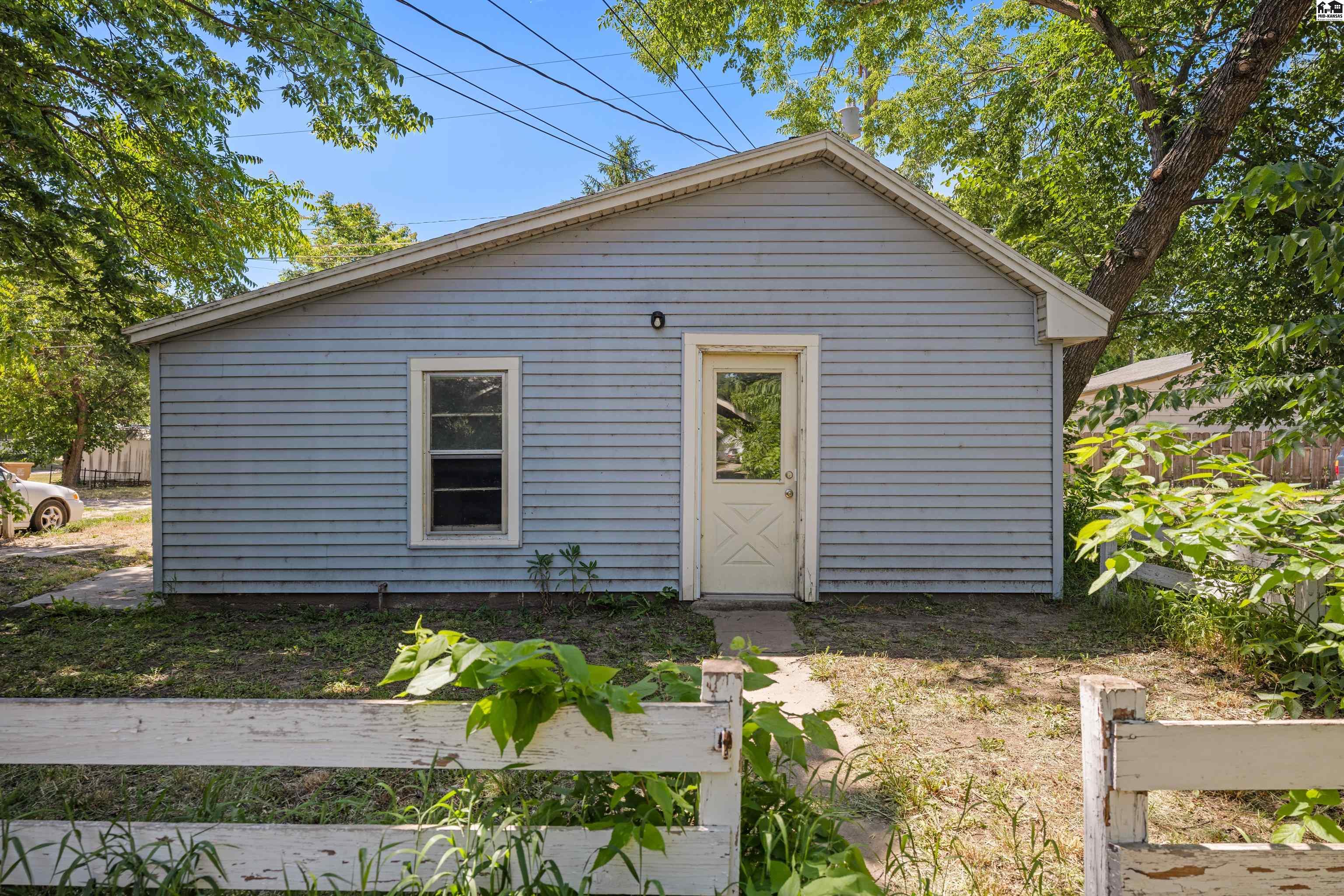 825 E Sherman Street Hutchinson KS 67501