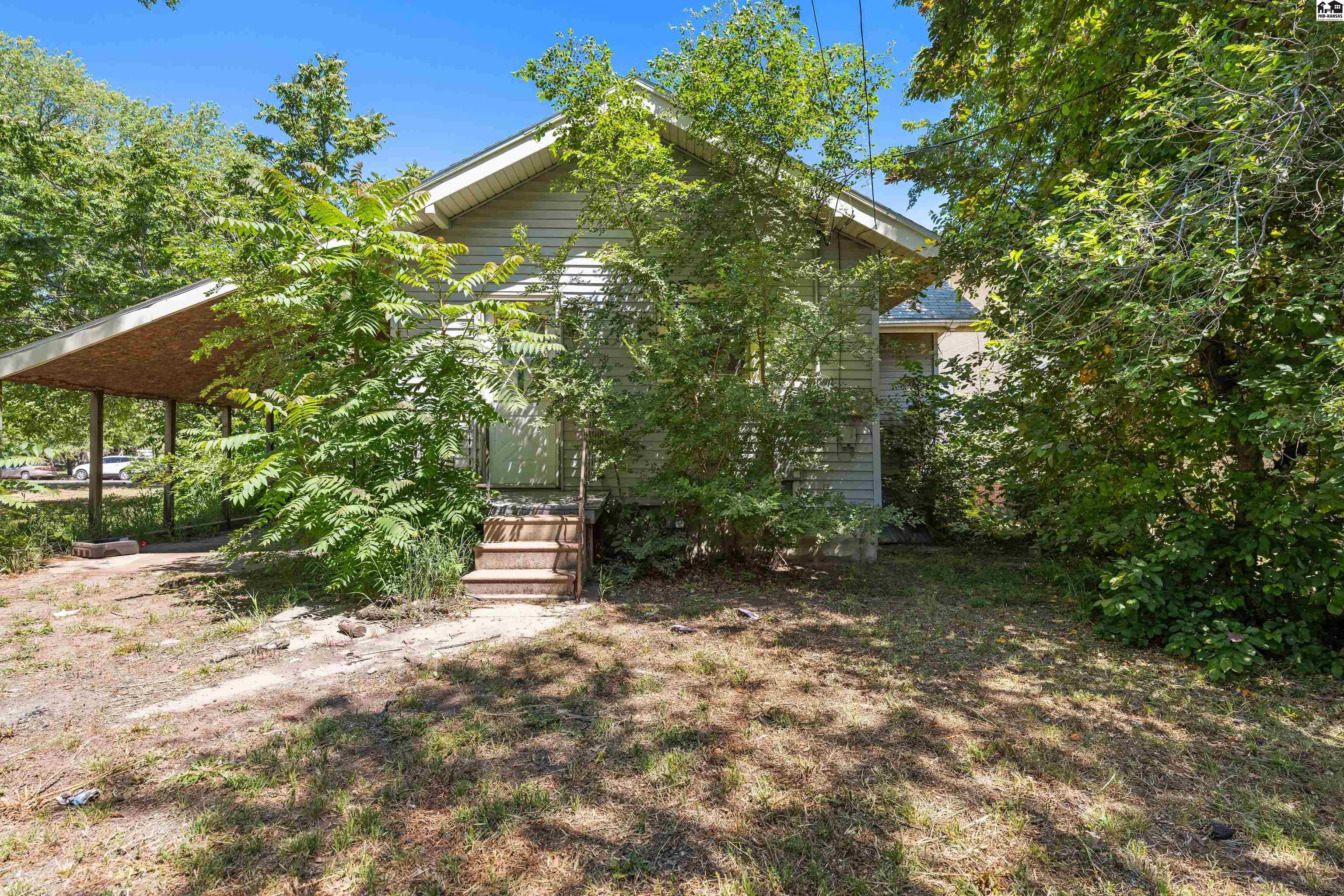 825 E Sherman Street Hutchinson KS 67501