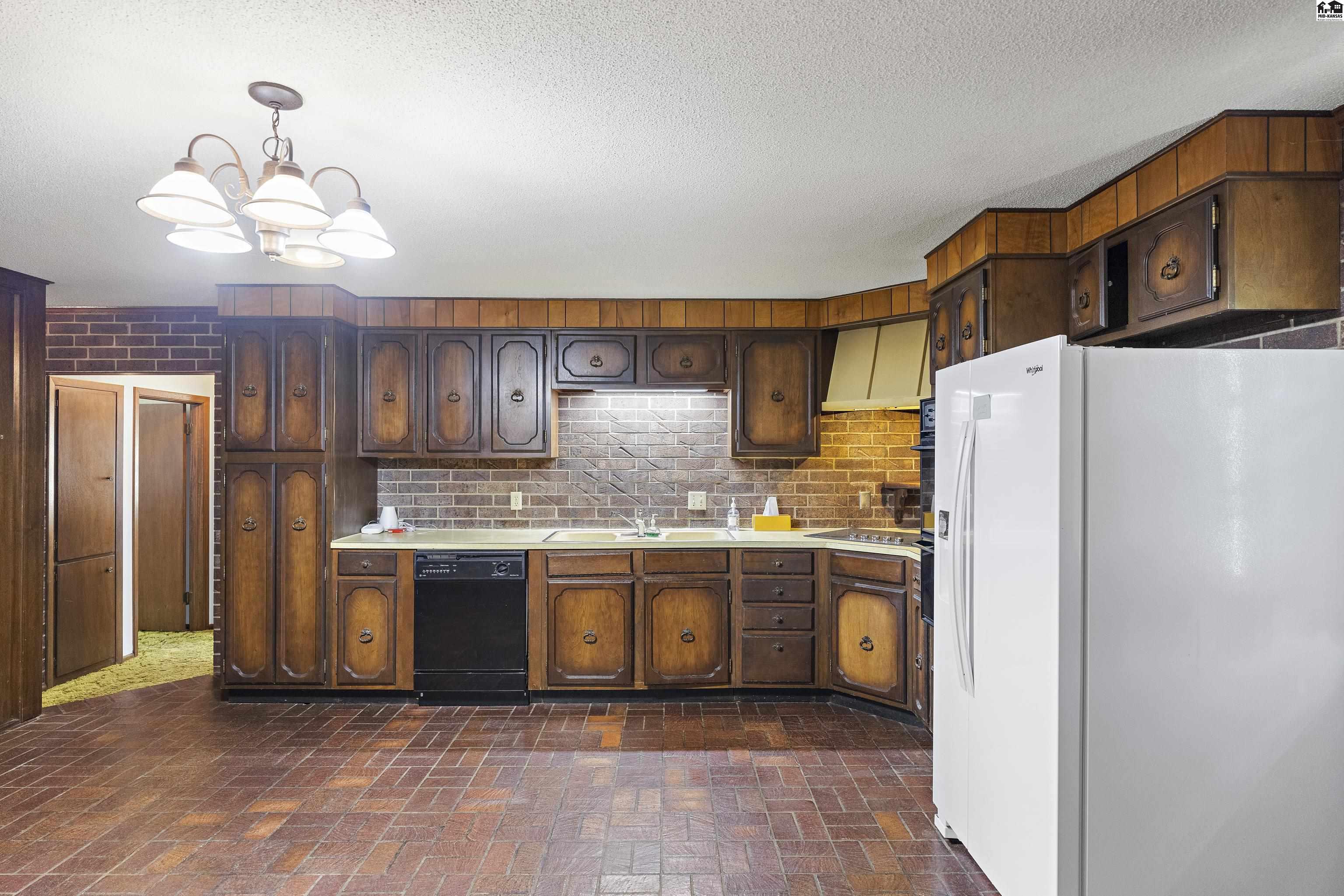 3903 N Monroe Street Hutchinson KS 67502