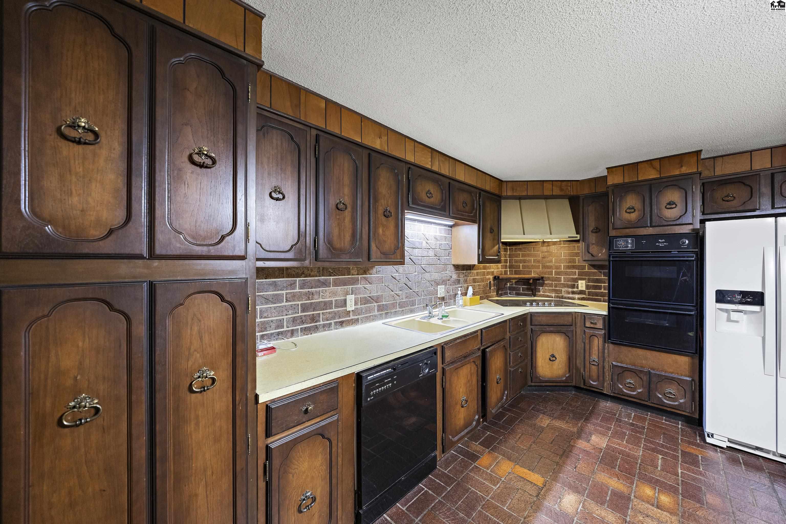 3903 N Monroe Street Hutchinson KS 67502