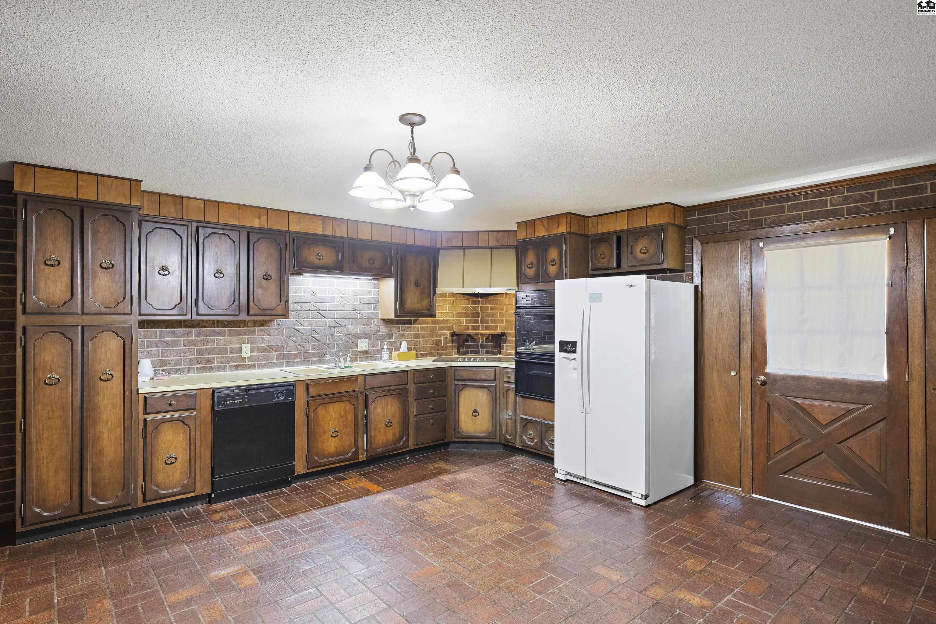 3903 N Monroe Street Hutchinson KS 67502