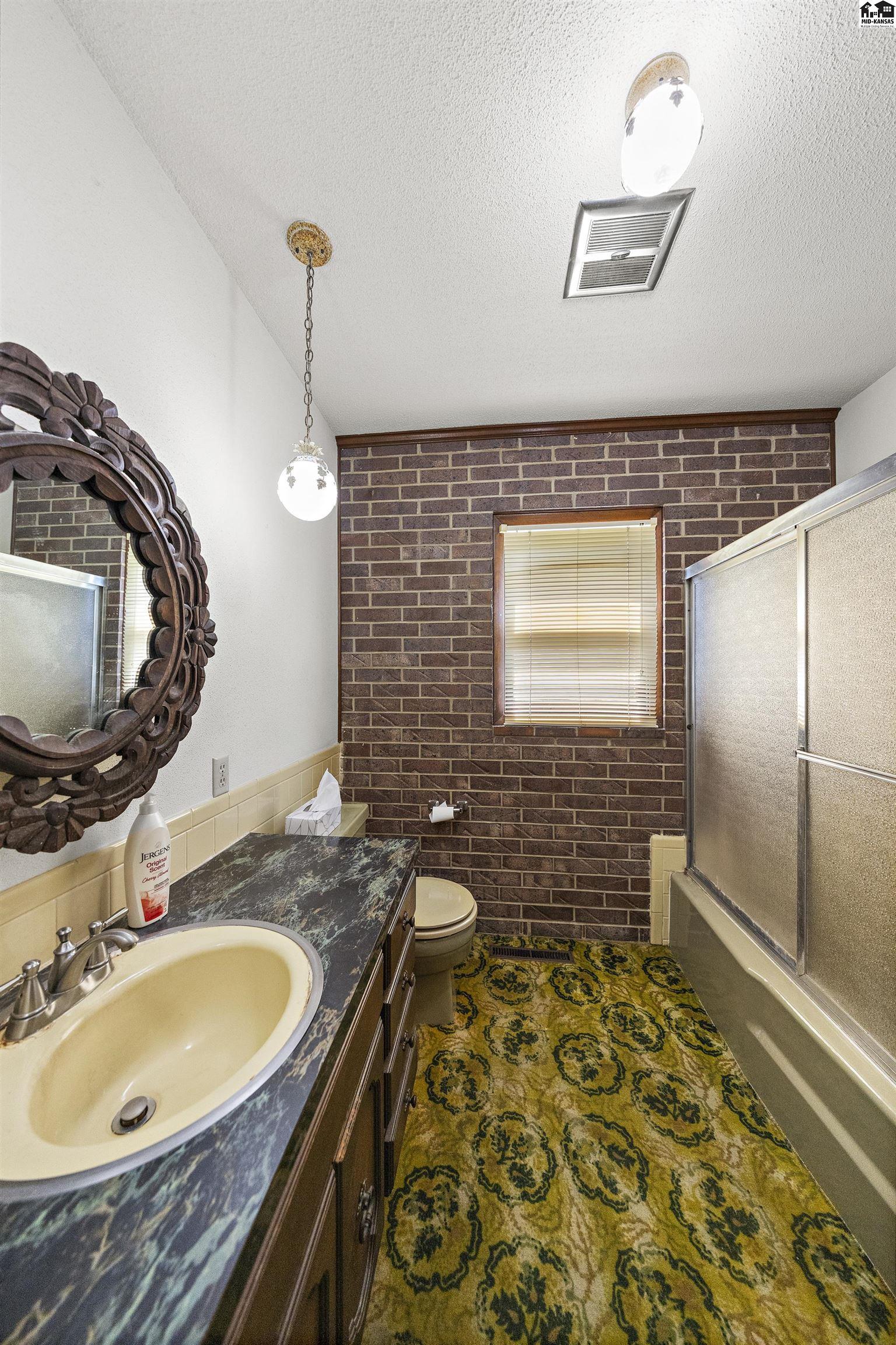 3903 N Monroe Street Hutchinson KS 67502