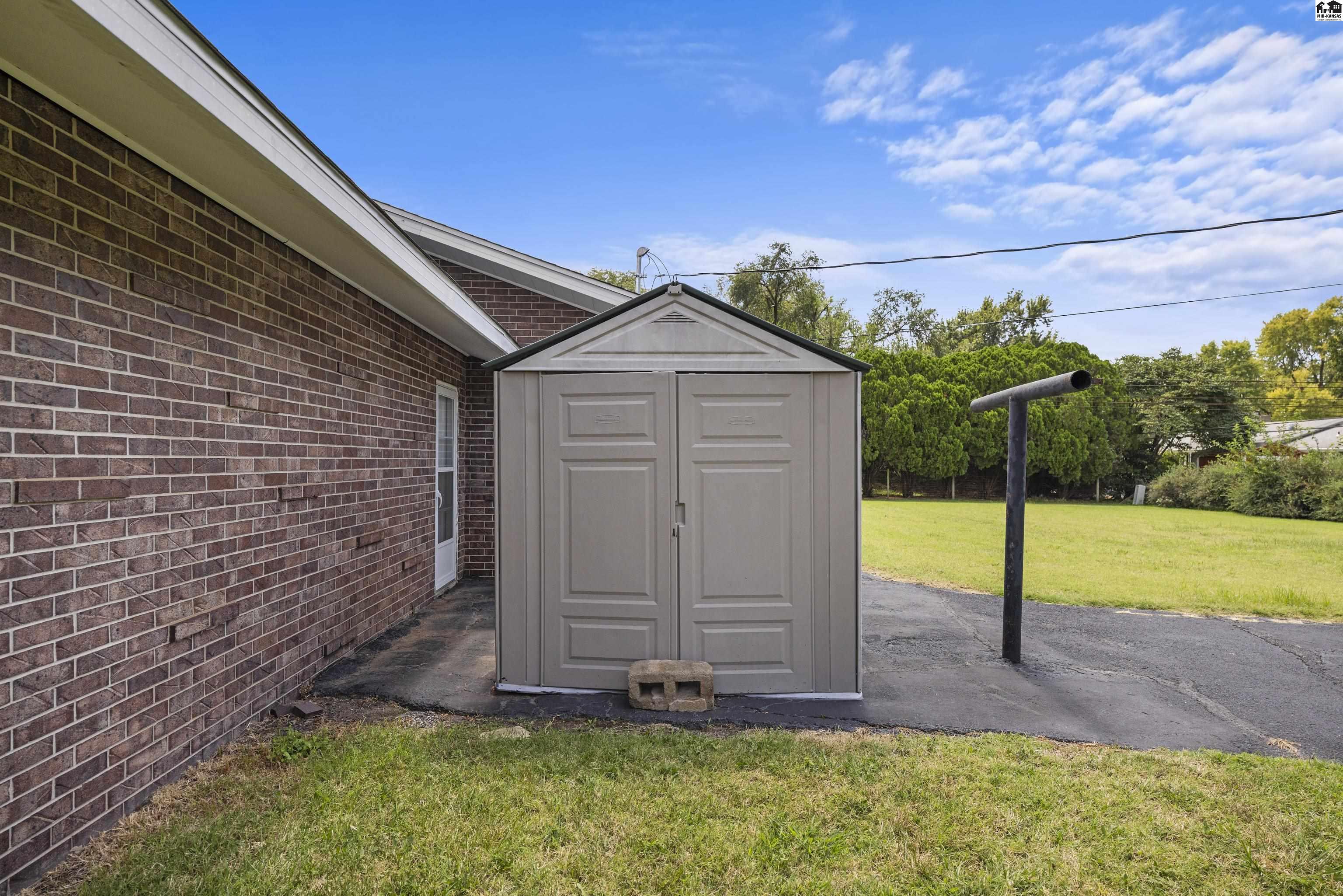 3903 N Monroe Street Hutchinson KS 67502