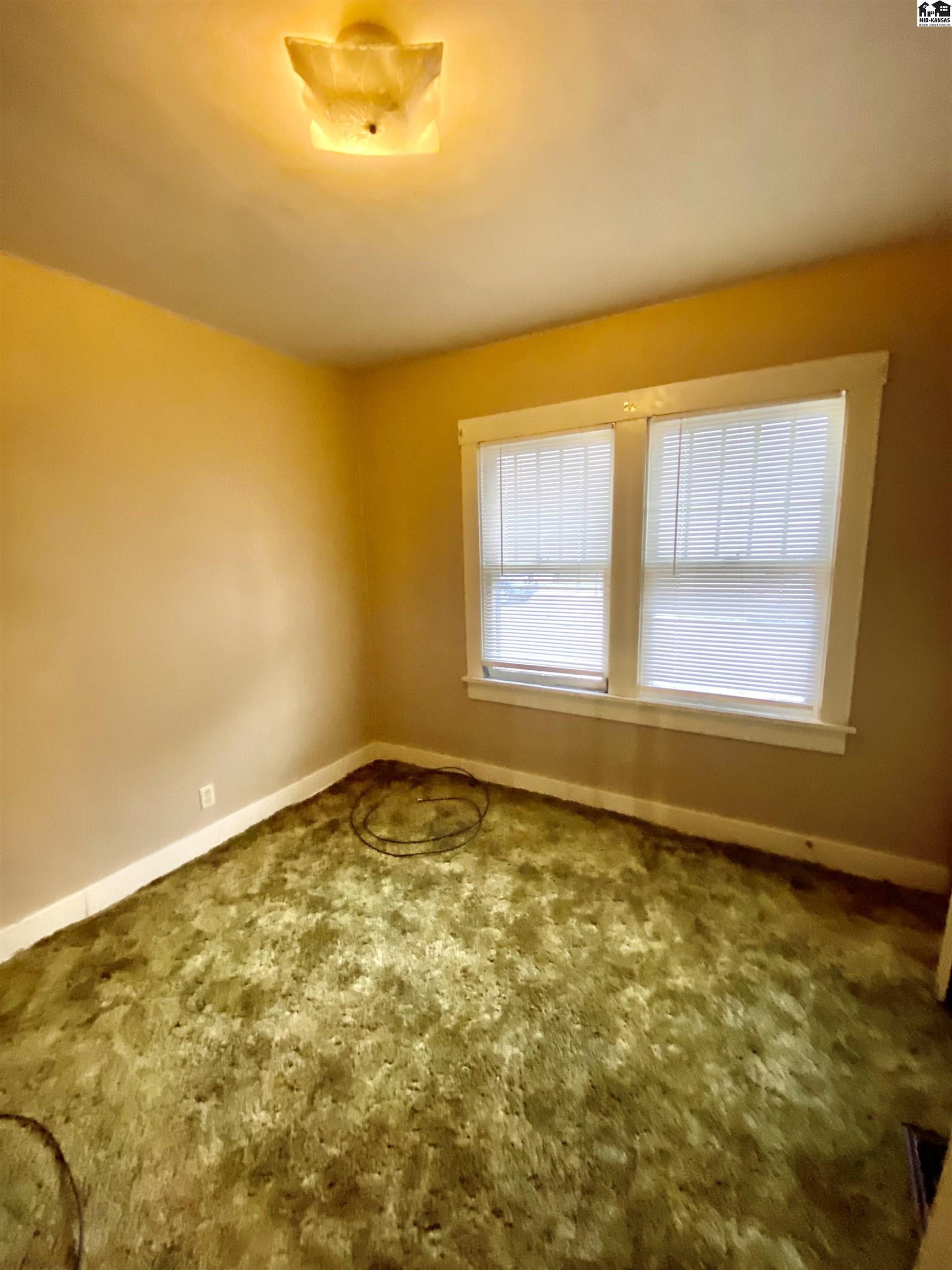1322 N Adams Street Hutchinson KS 67501