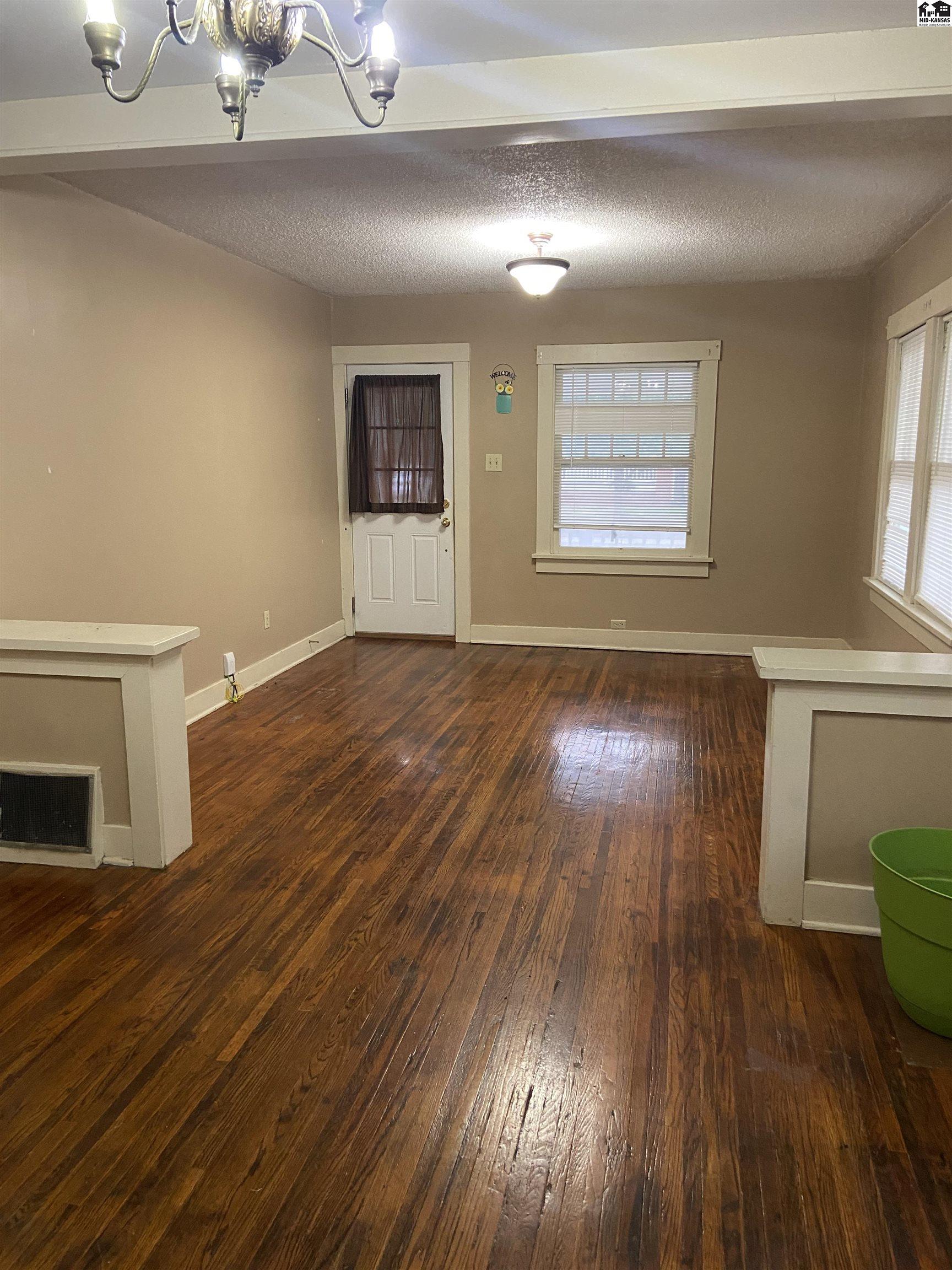 1322 N Adams Street Hutchinson KS 67501