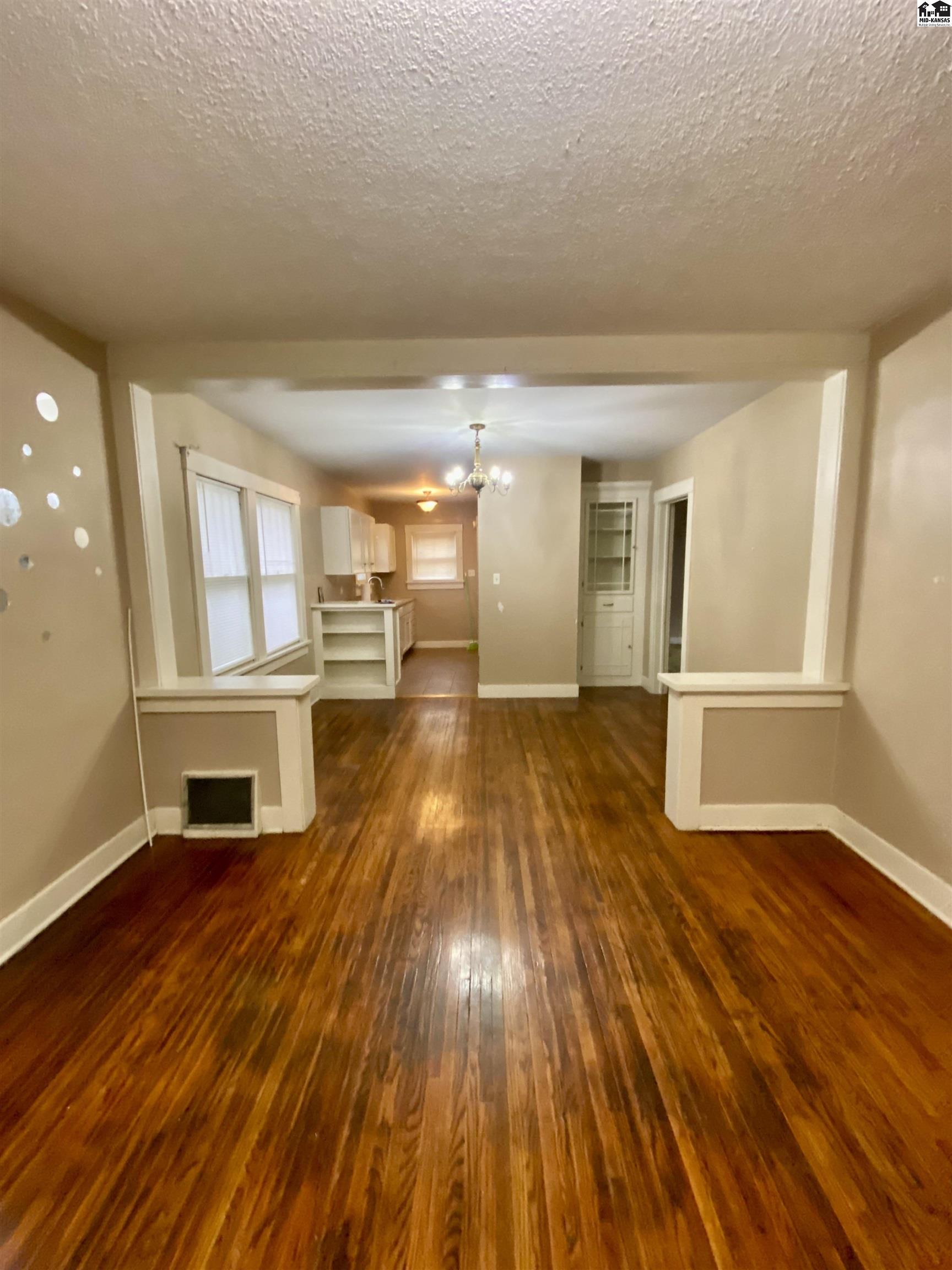 1322 N Adams Street Hutchinson KS 67501