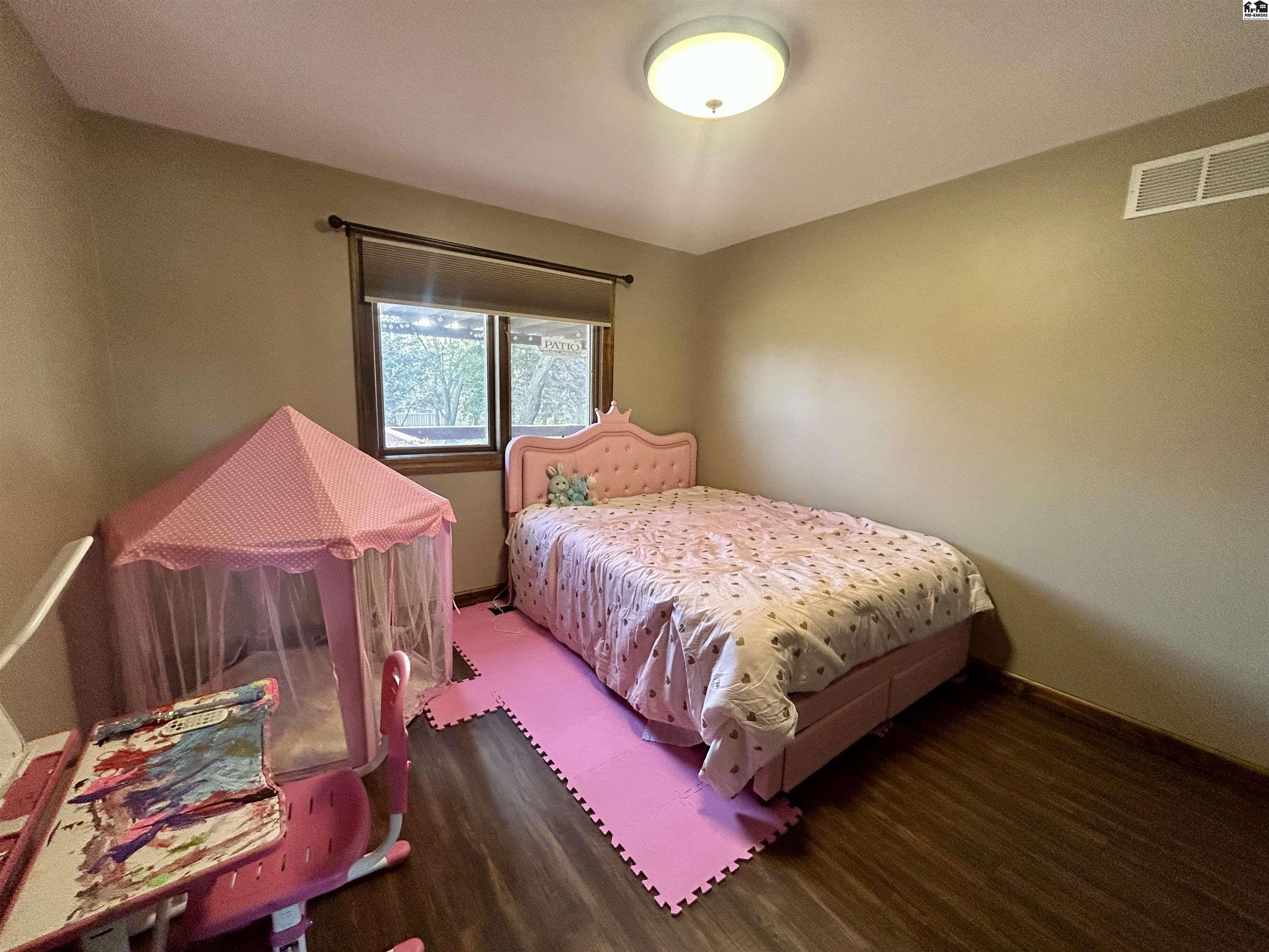 2509 E 43rd Avenue Hutchinson KS 67502