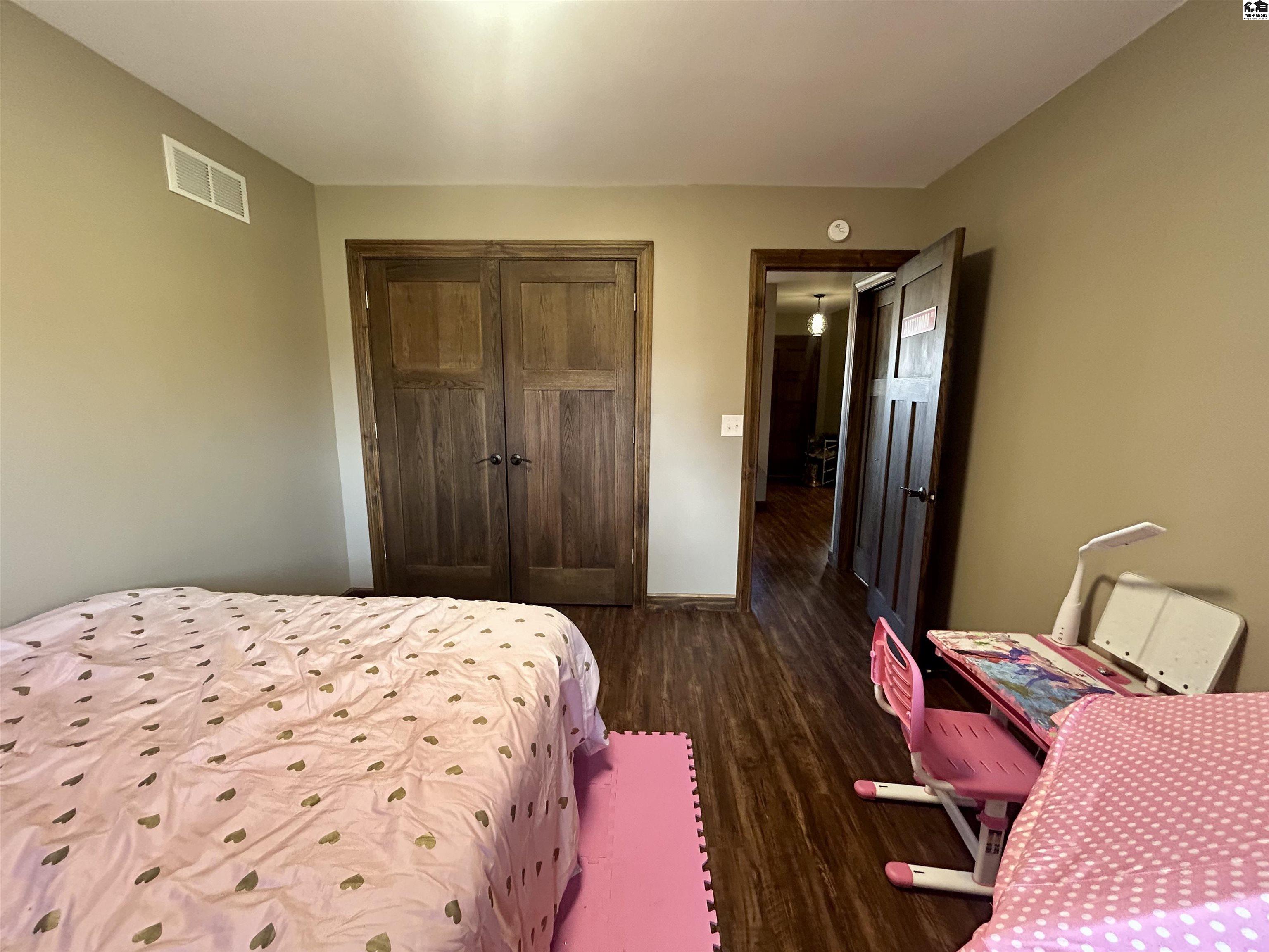 2509 E 43rd Avenue Hutchinson KS 67502