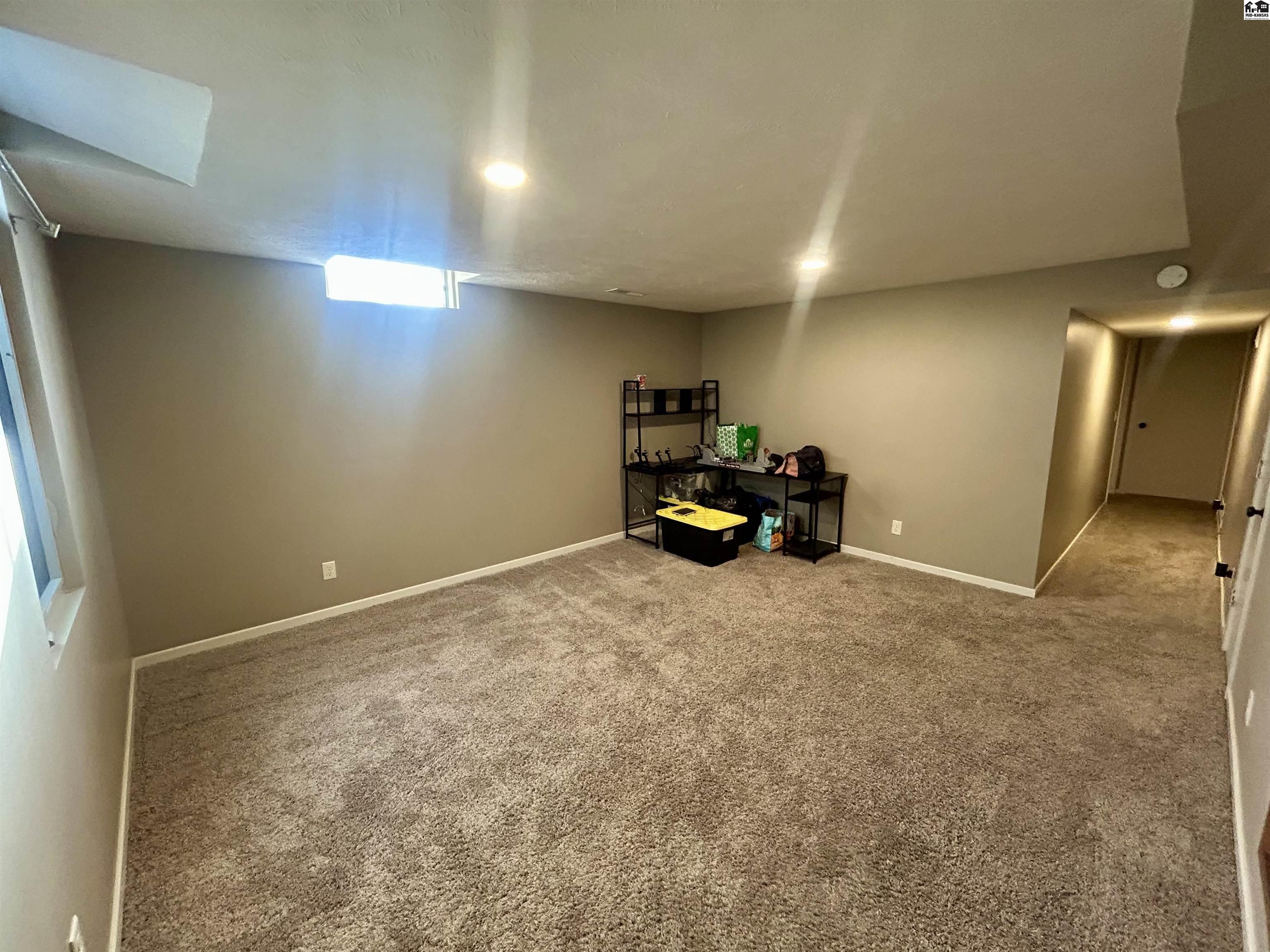 2509 E 43rd Avenue Hutchinson KS 67502