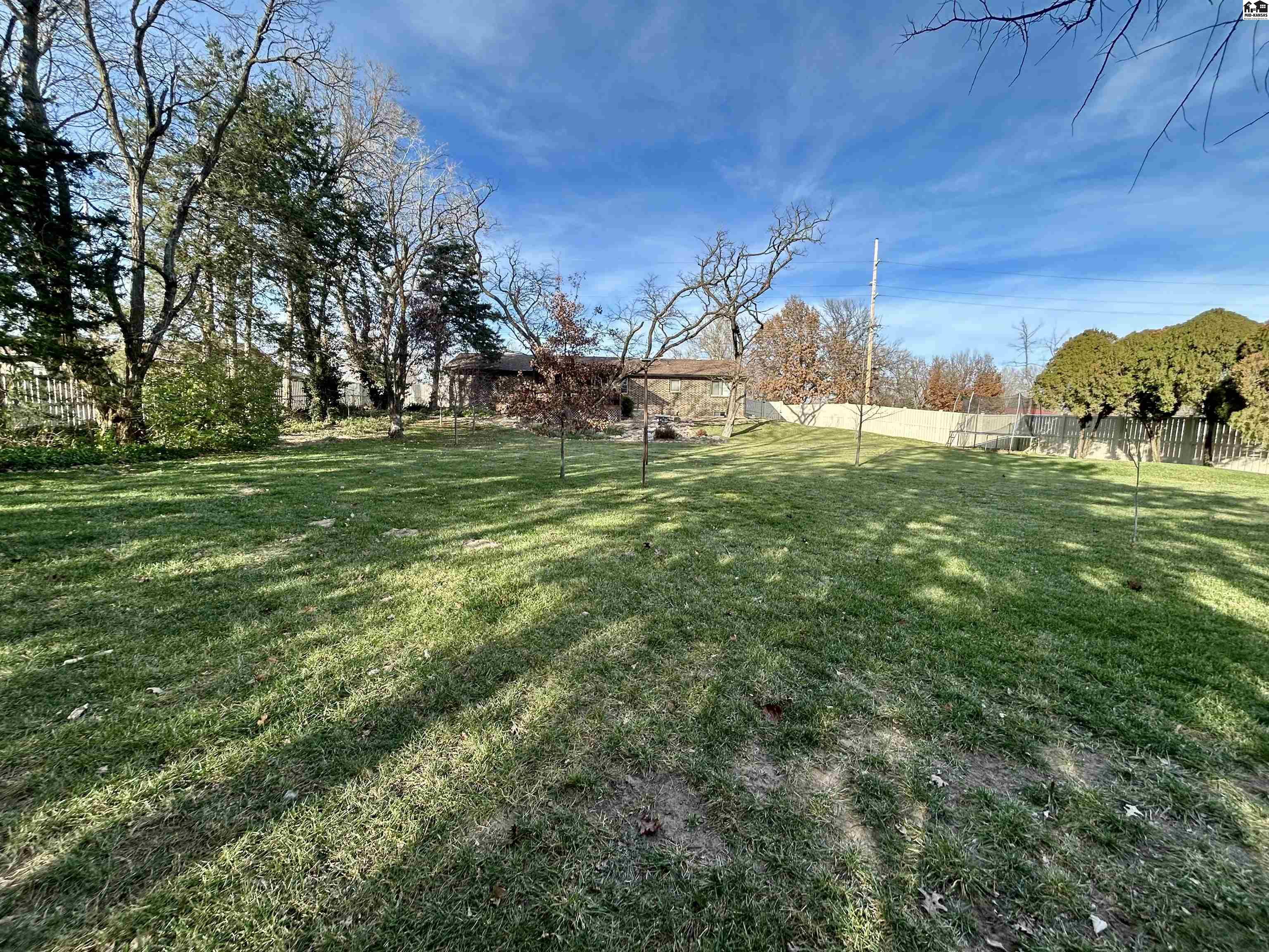 2509 E 43rd Avenue Hutchinson KS 67502