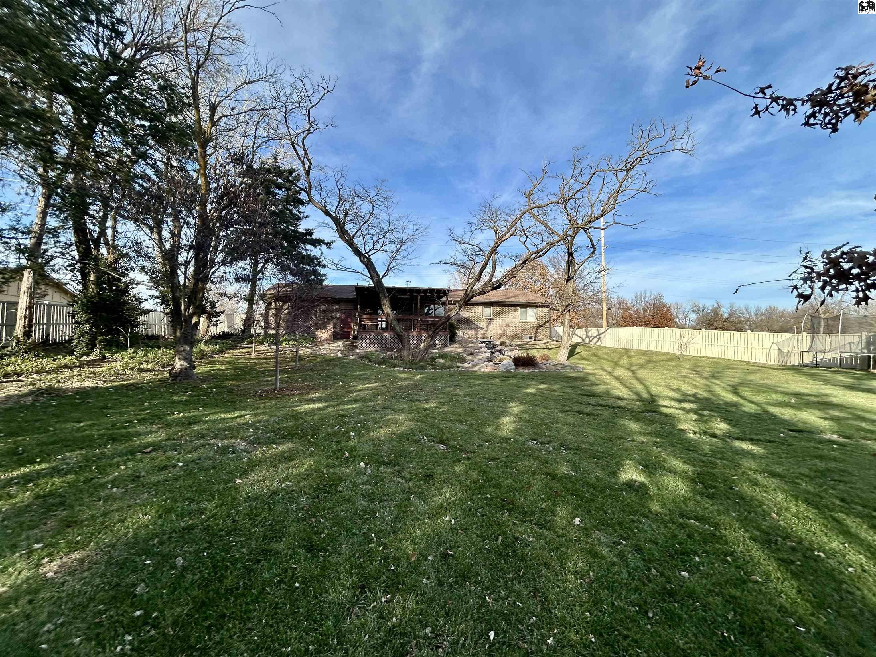 2509 E 43rd Avenue Hutchinson KS 67502