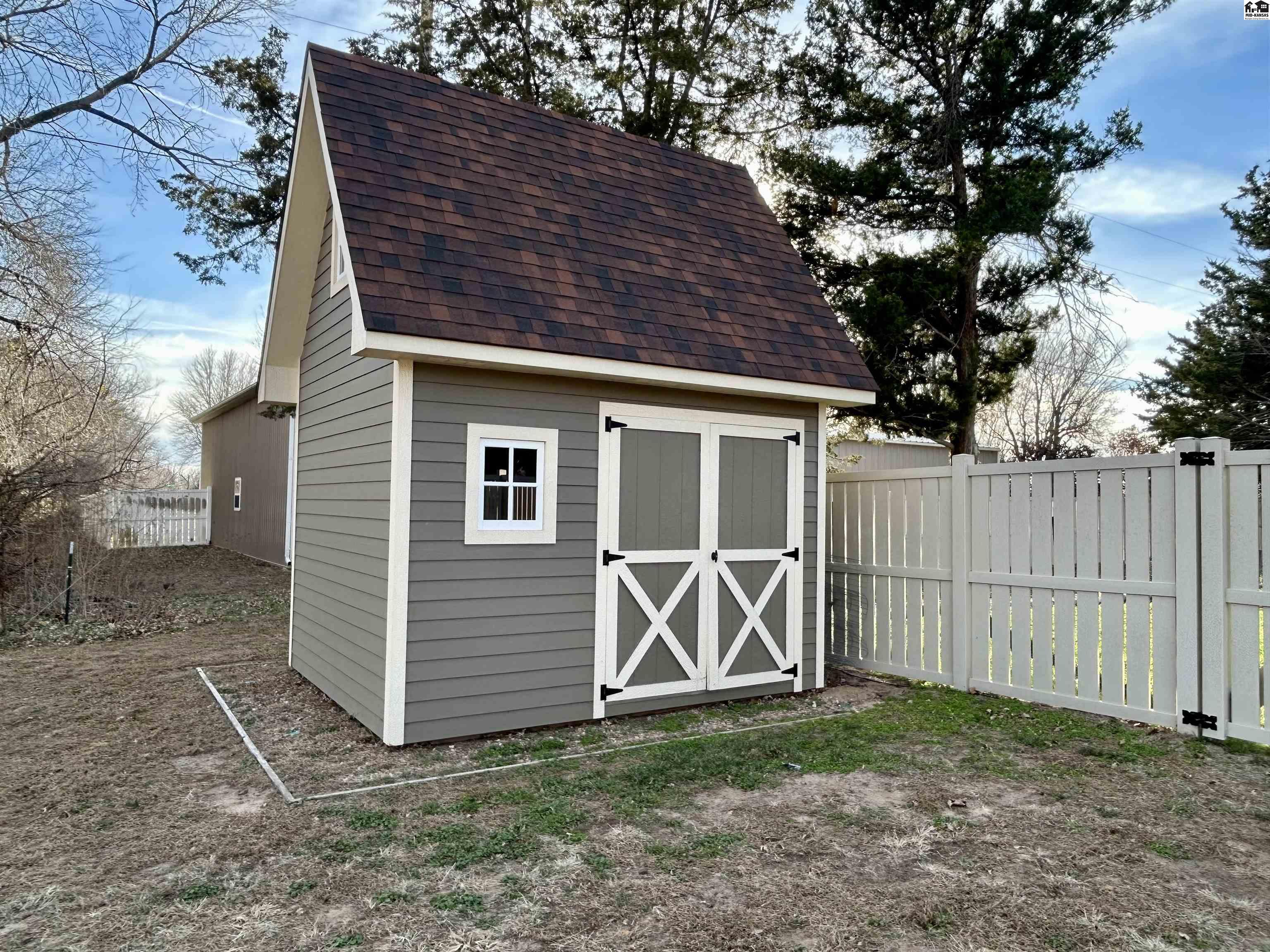 2509 E 43rd Avenue Hutchinson KS 67502