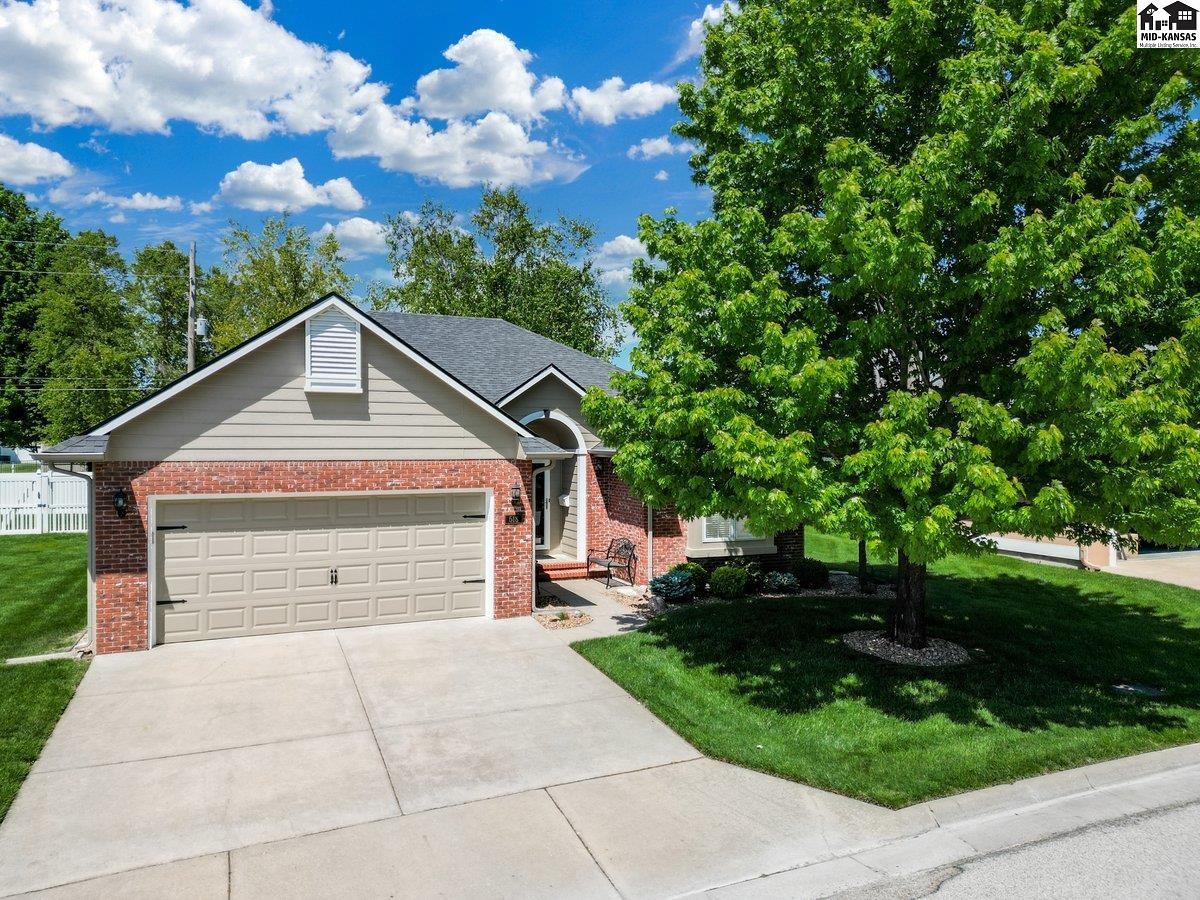 518 E 39th Court Hutchinson KS 67502