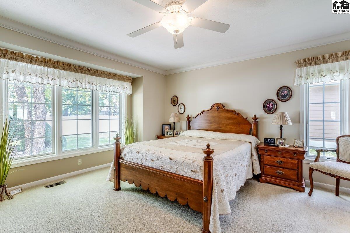 518 E 39th Court Hutchinson KS 67502