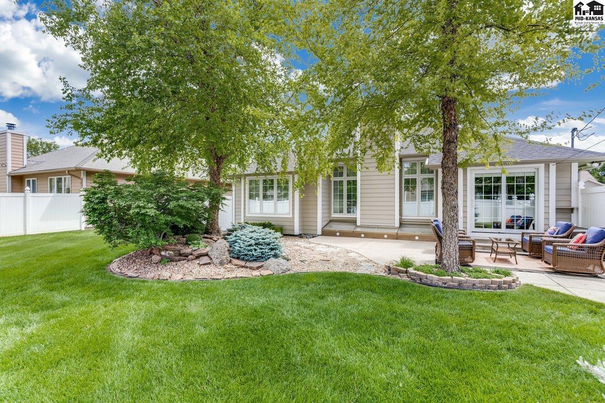 518 E 39th Court Hutchinson KS 67502