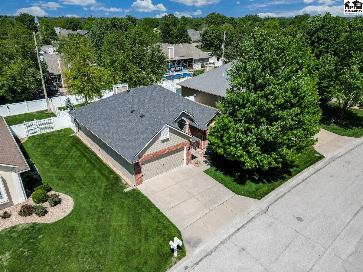 518 E 39th Court Hutchinson KS 67502