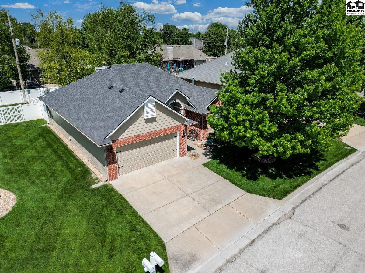 518 E 39th Court Hutchinson KS 67502