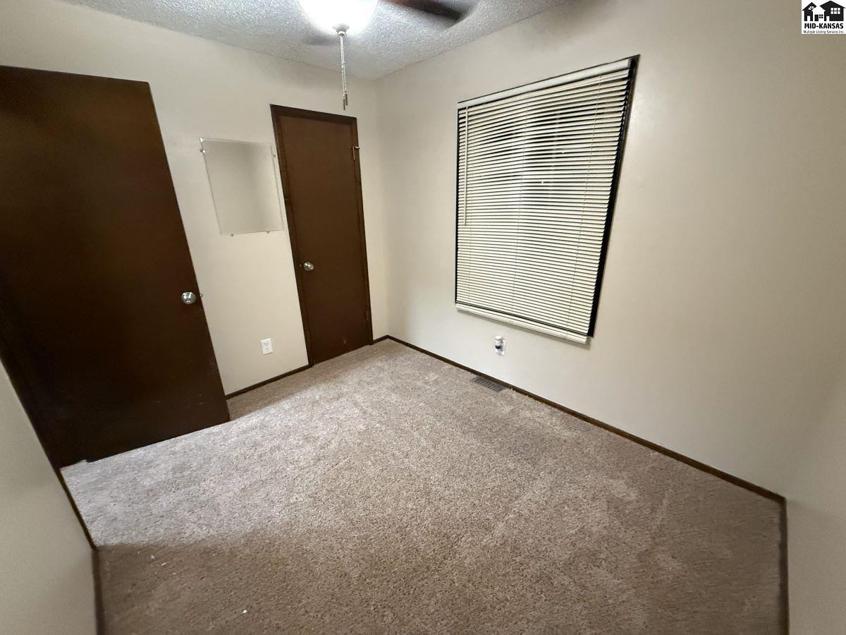 1604 Jewell Street Hutchinson KS 67502