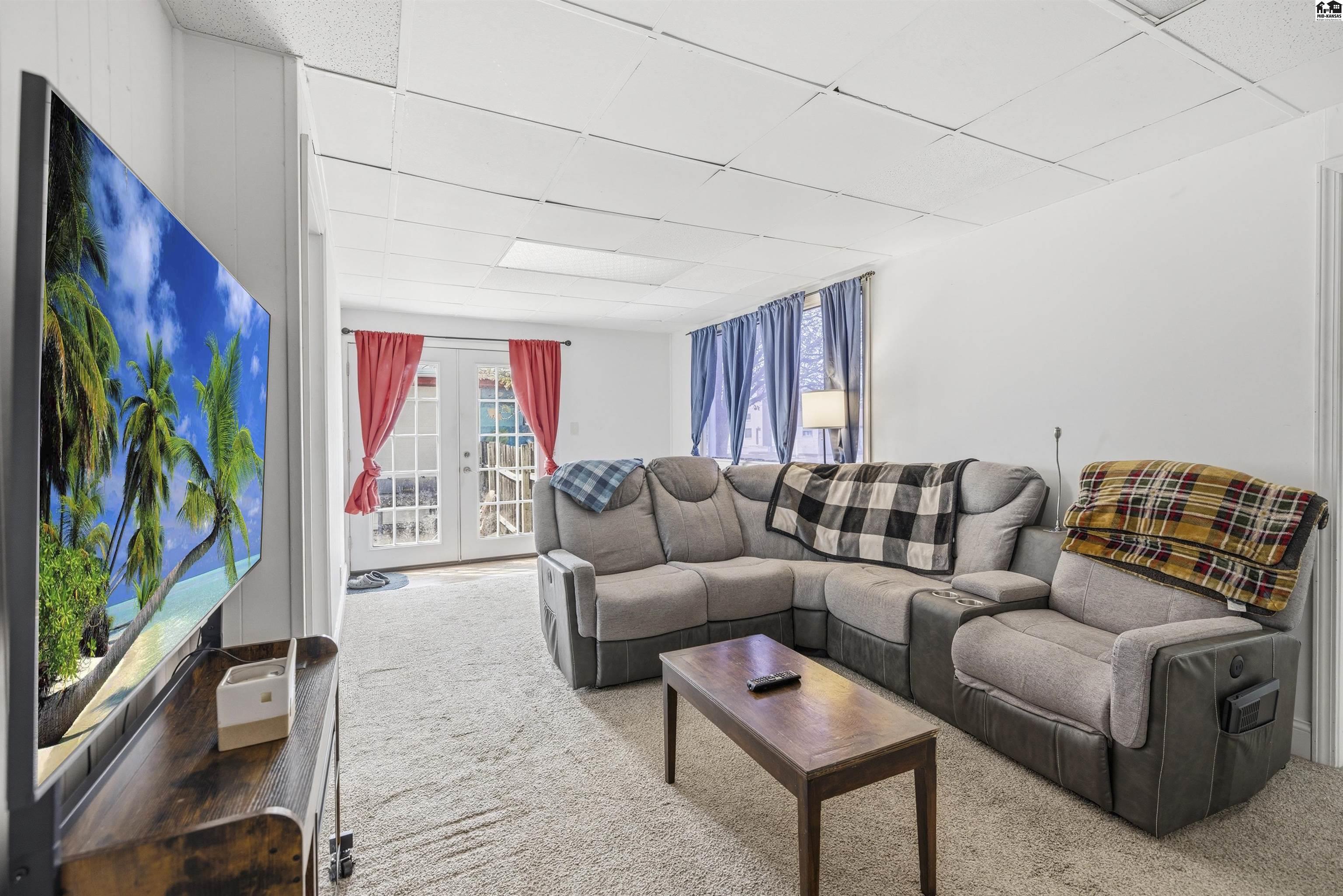 503 W 5th Avenue Hutchinson KS 67501