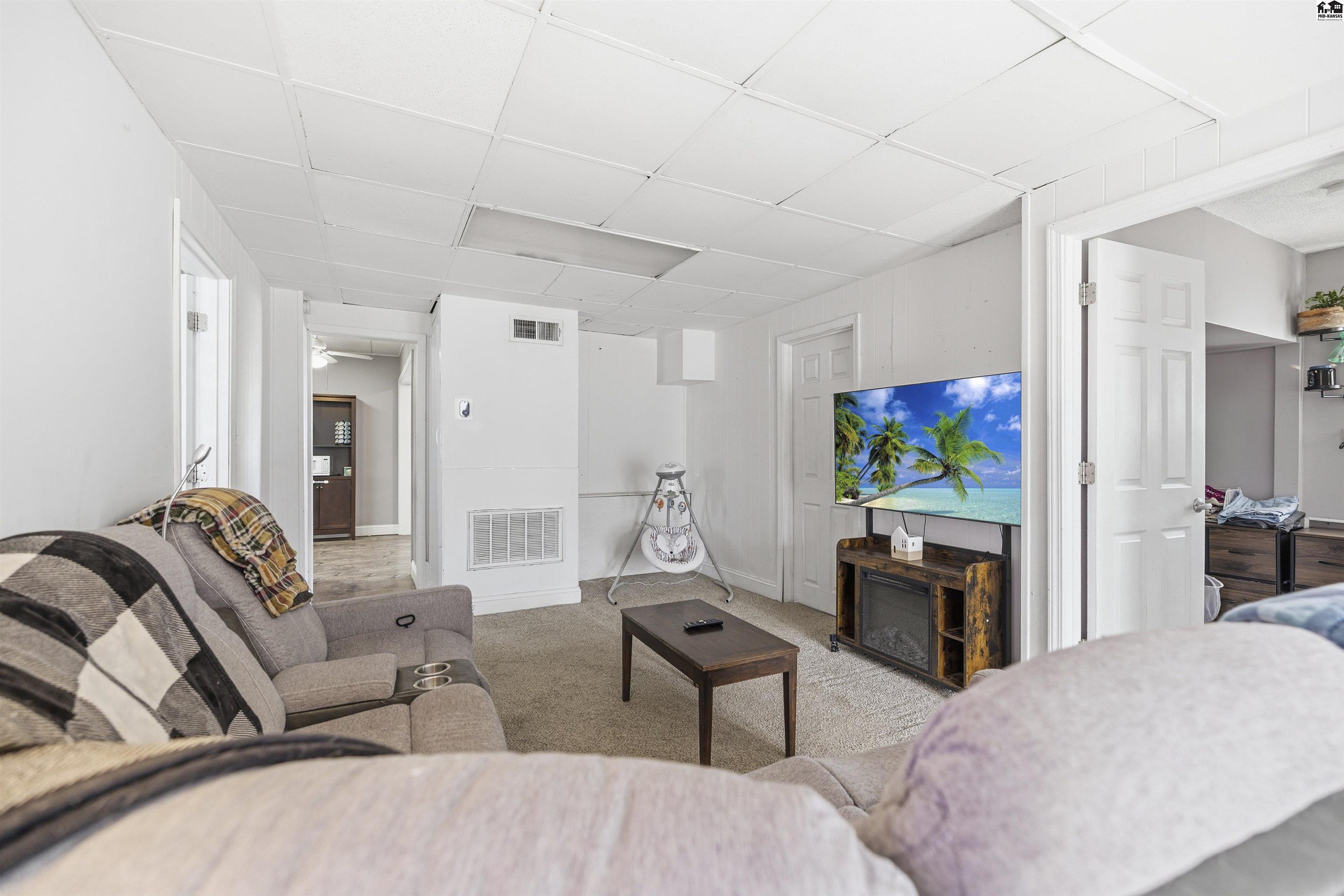 503 W 5th Avenue Hutchinson KS 67501