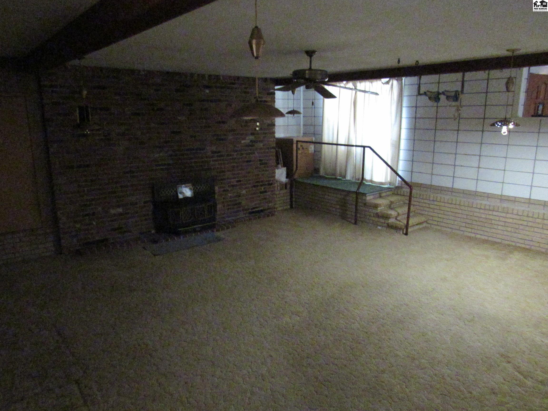 1104 E 2nd Avenue Hutchinson KS 67501