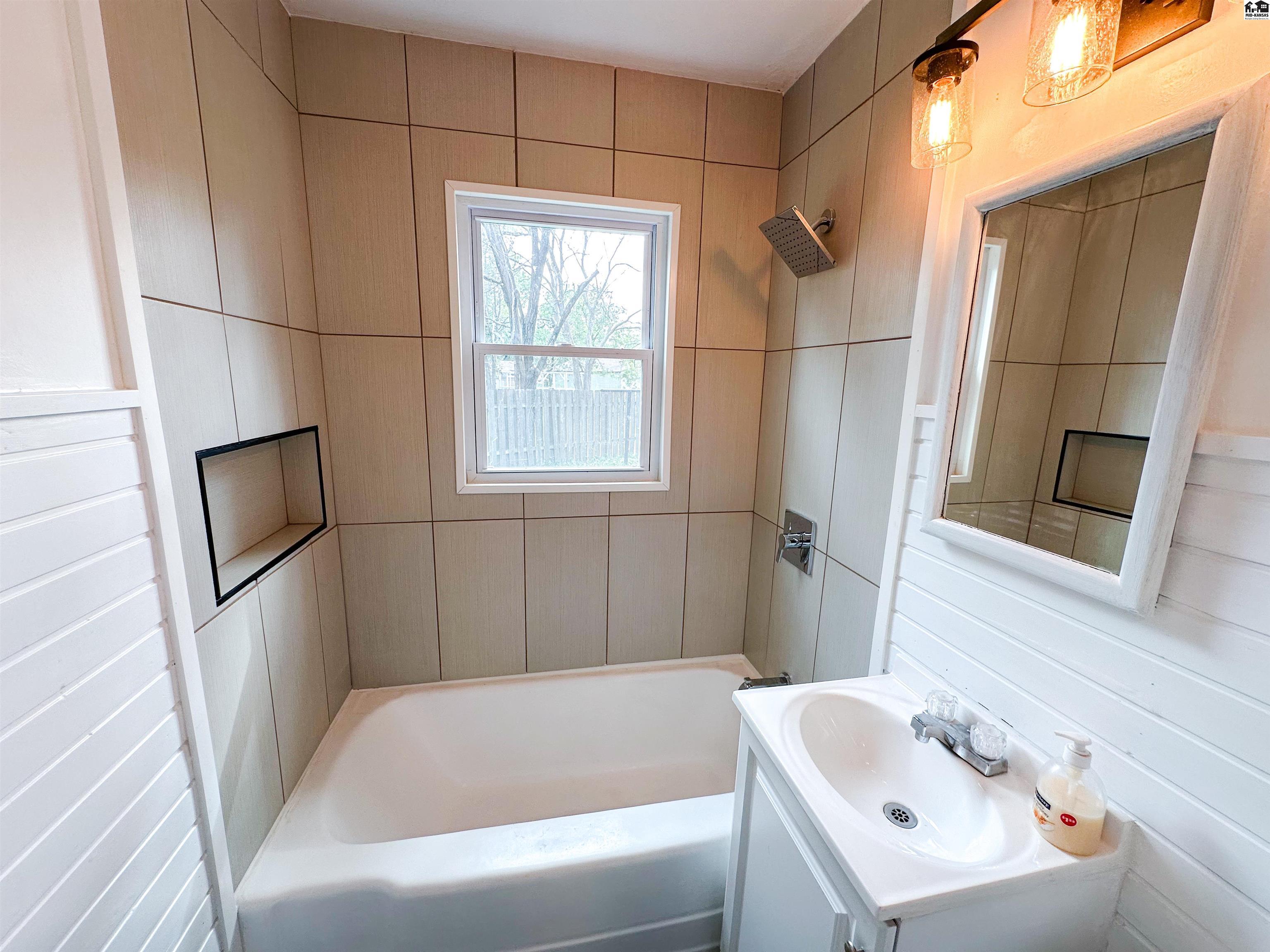 305 E Kansas Avenue Hutchinson KS 67502